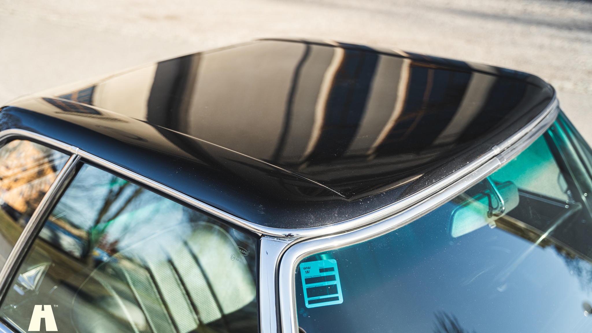 Exteriörbild på 1970 Mercedes 280 SL Pagoda (28)