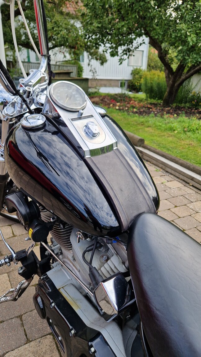 Exterior image of 2000 Harley-Davidson Softail Standard 1.4 Twin Cam 88B