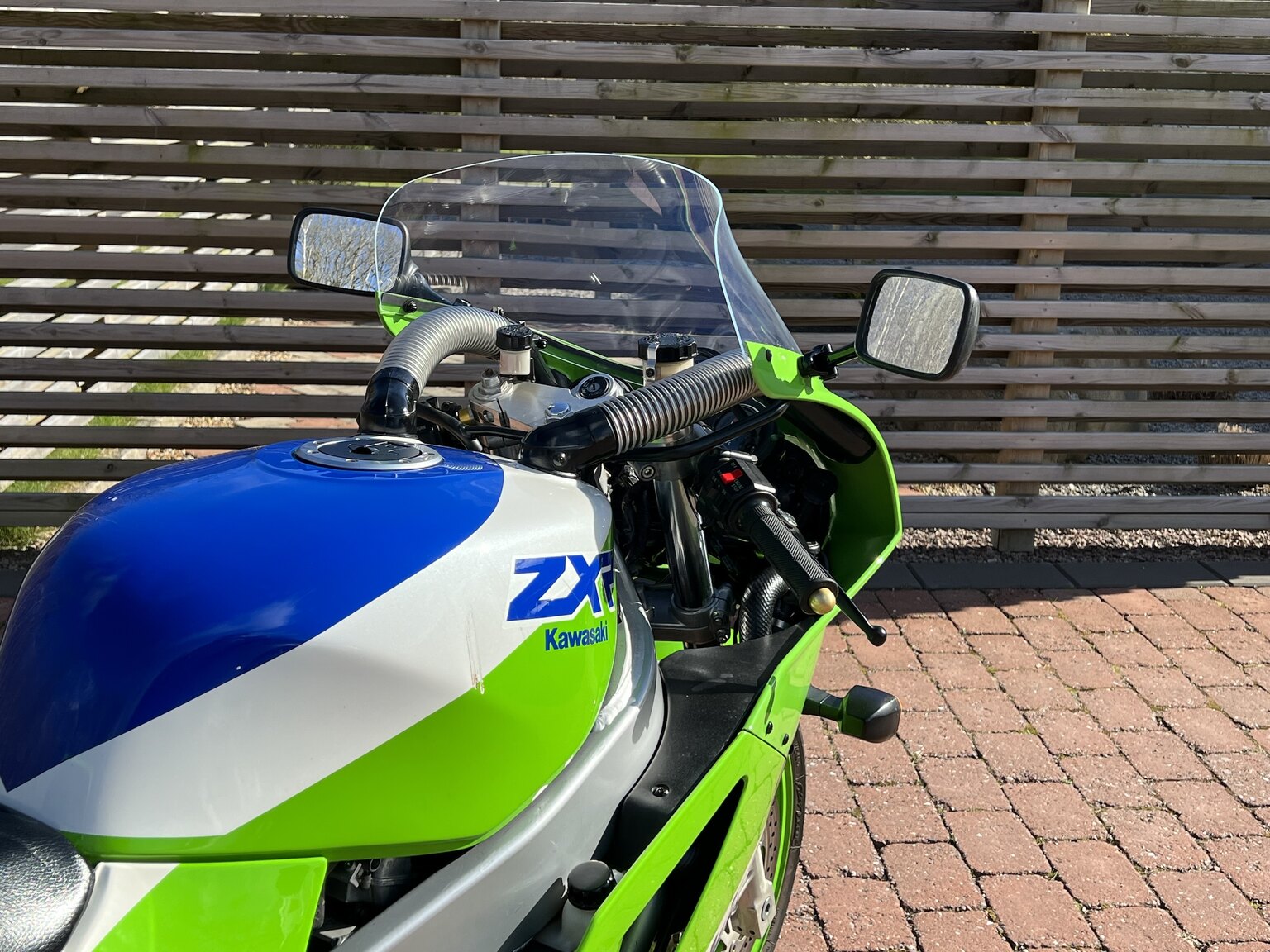 Exterior image of 1989 Kawasaki ZXR 750 H1 (69)