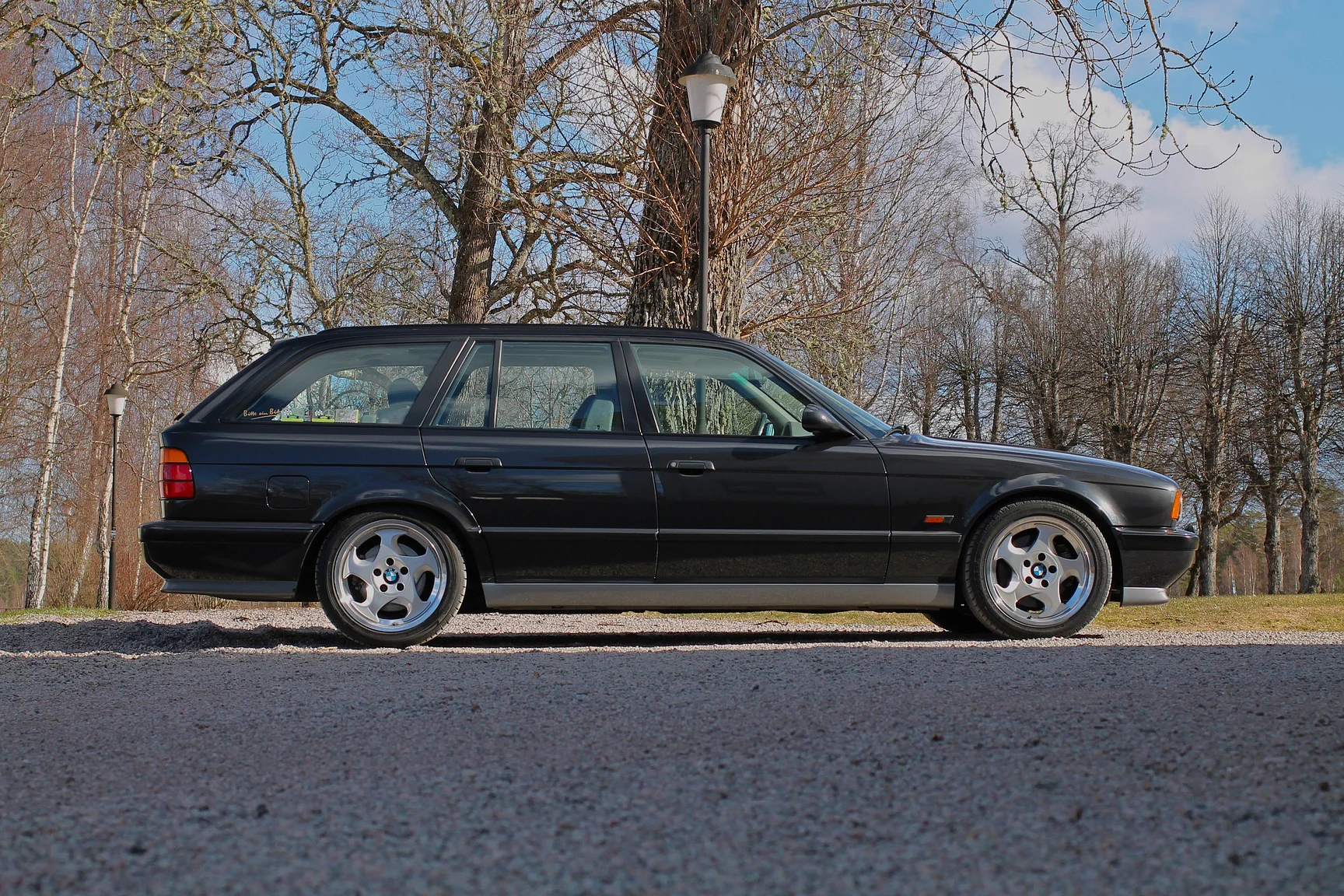 Exterior image of 1993 BMW E34 M5 Touring  (114)