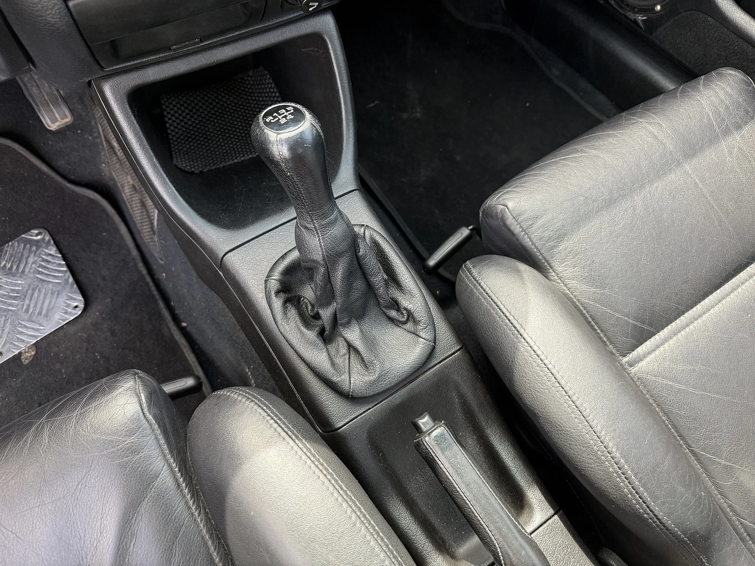 Interiörbild 1994 Volkswagen Golf 3-door VR6 (24)