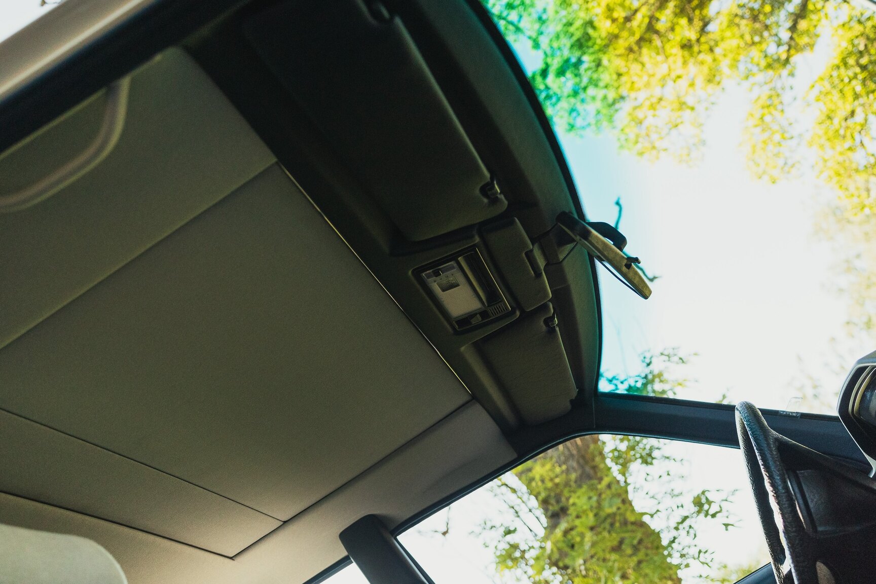 Interior image of 1987 Mercedes-Benz 230E