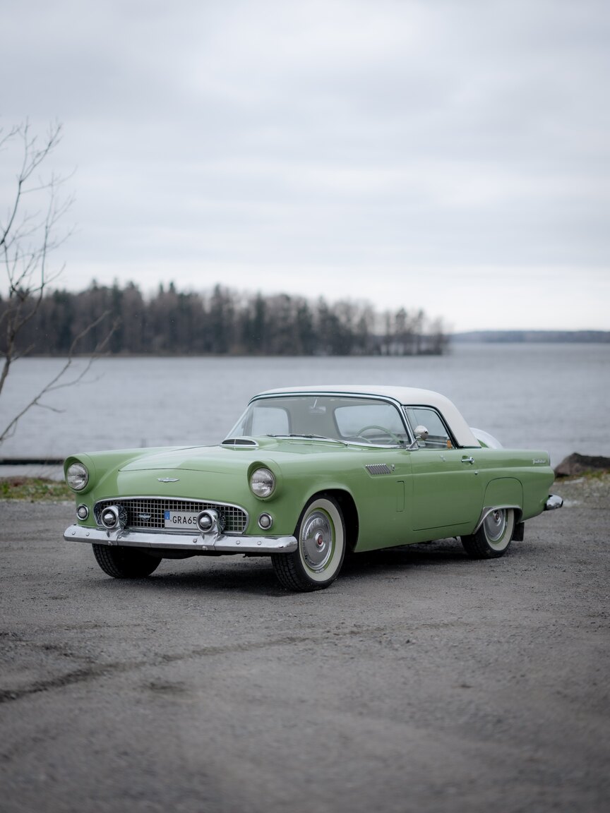 Exteriörbild på 1956 Ford Thunderbird (2)