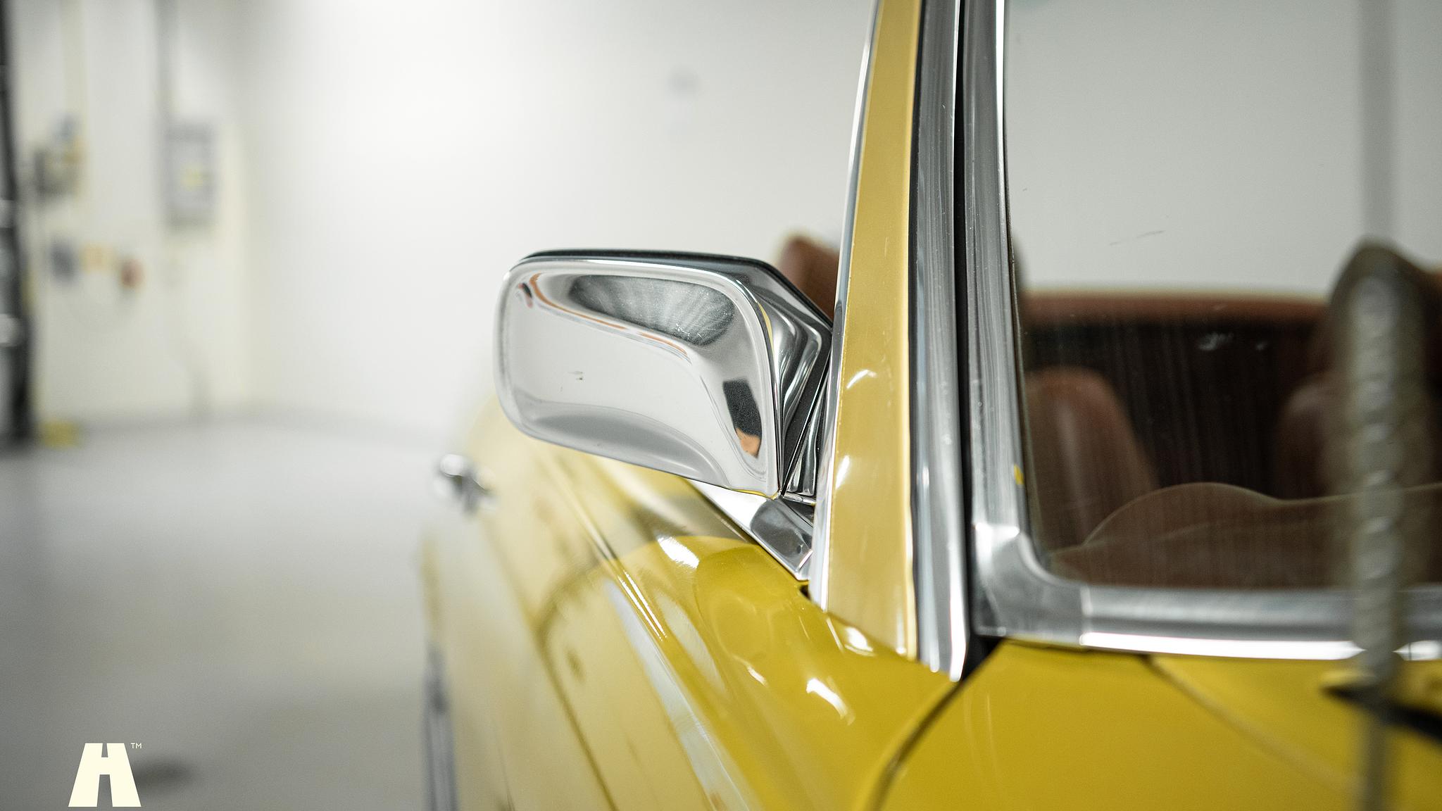 Exterior image of 1975 Mercedes SL 350