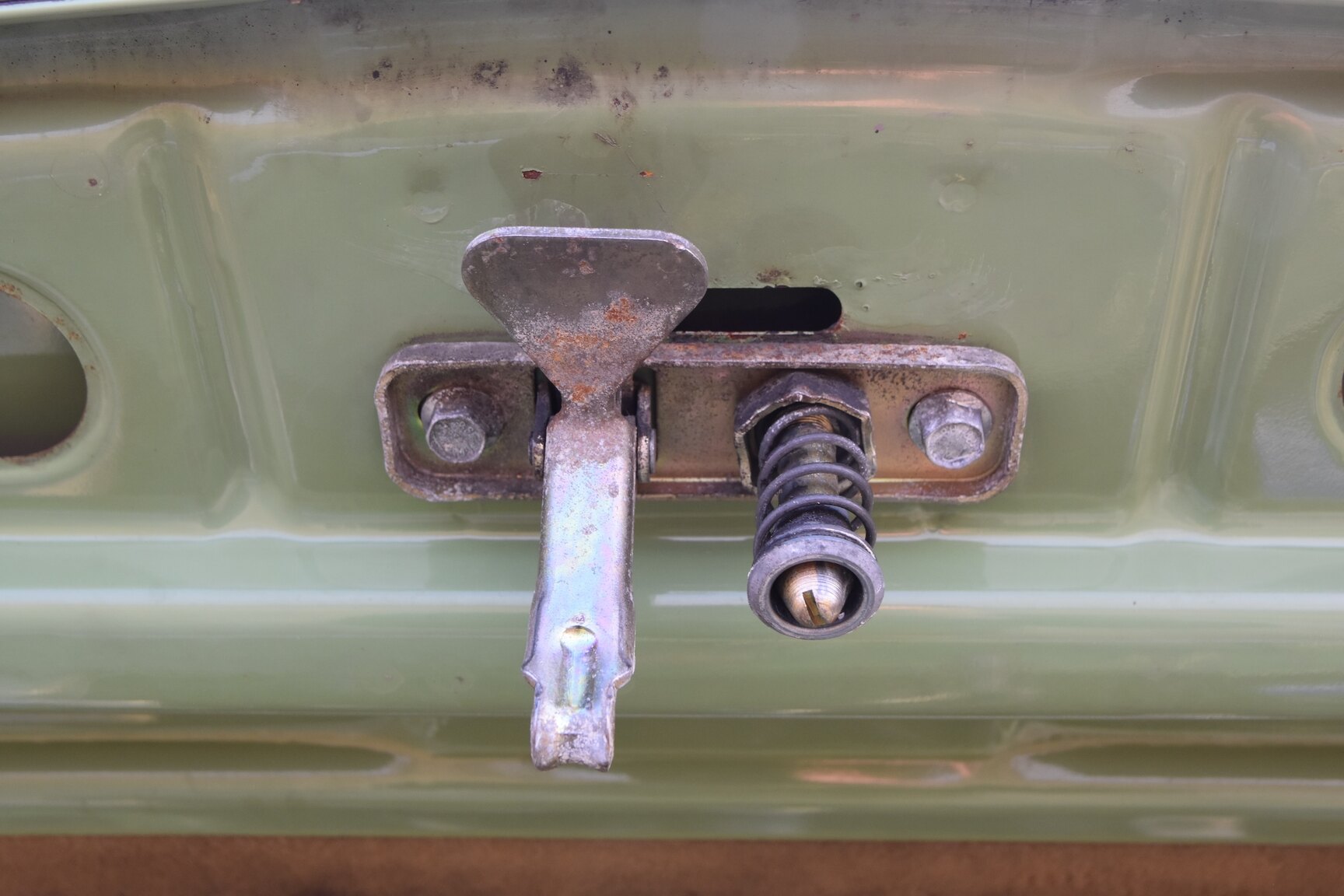 Image of 1975 Volvo 242 mechanics