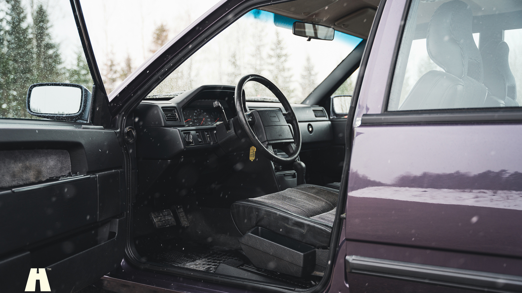 Interior image of 1995 Volvo 940 SE