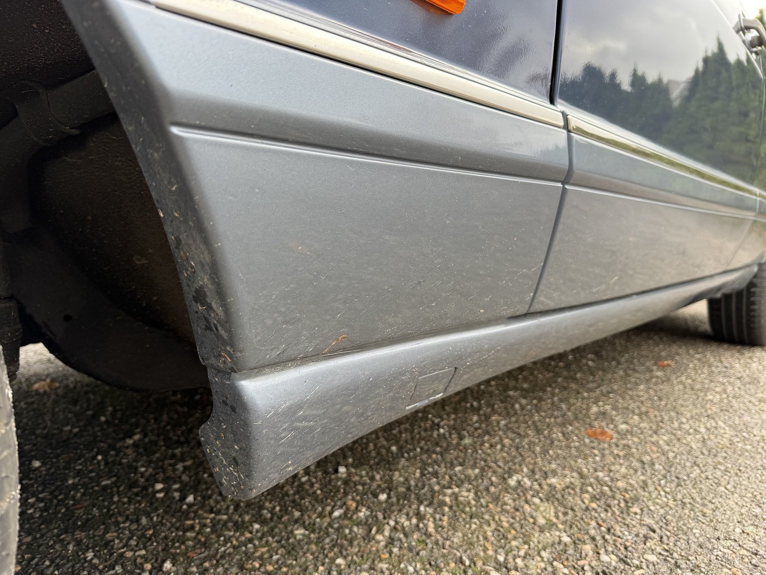 Exteriörbild på 1987 Mercedes-Benz 300 SE