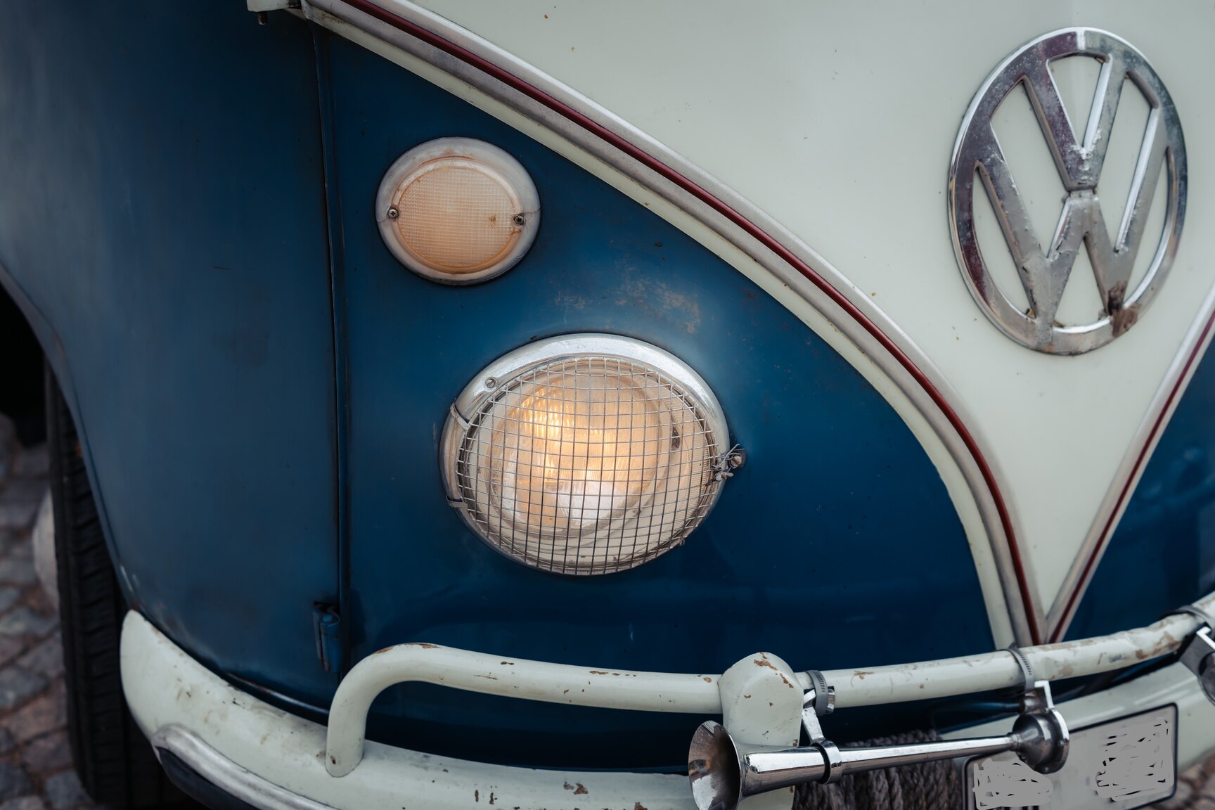 Aussenfoto 1964 Volkswagen Kleinbus Transporter 1500 Deluxe “21-fönsters Samba”