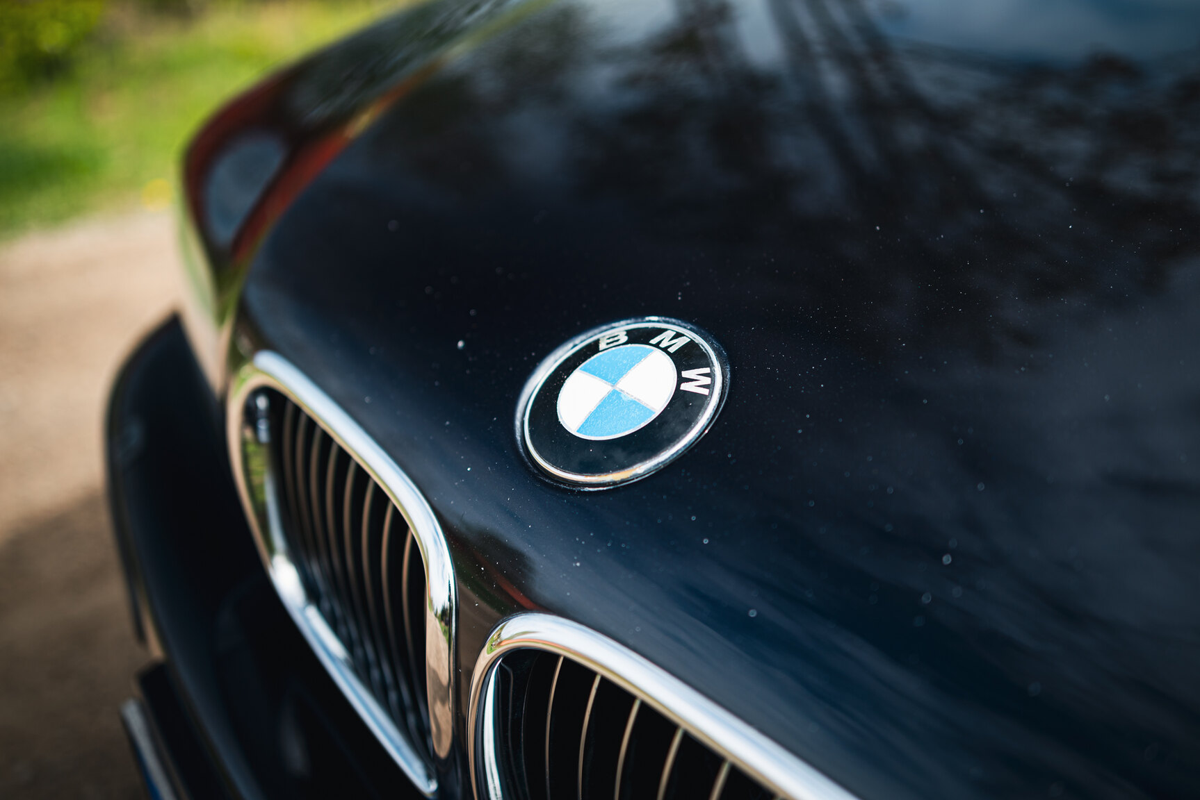 Exterior image of 2000 BMW M5 E39
