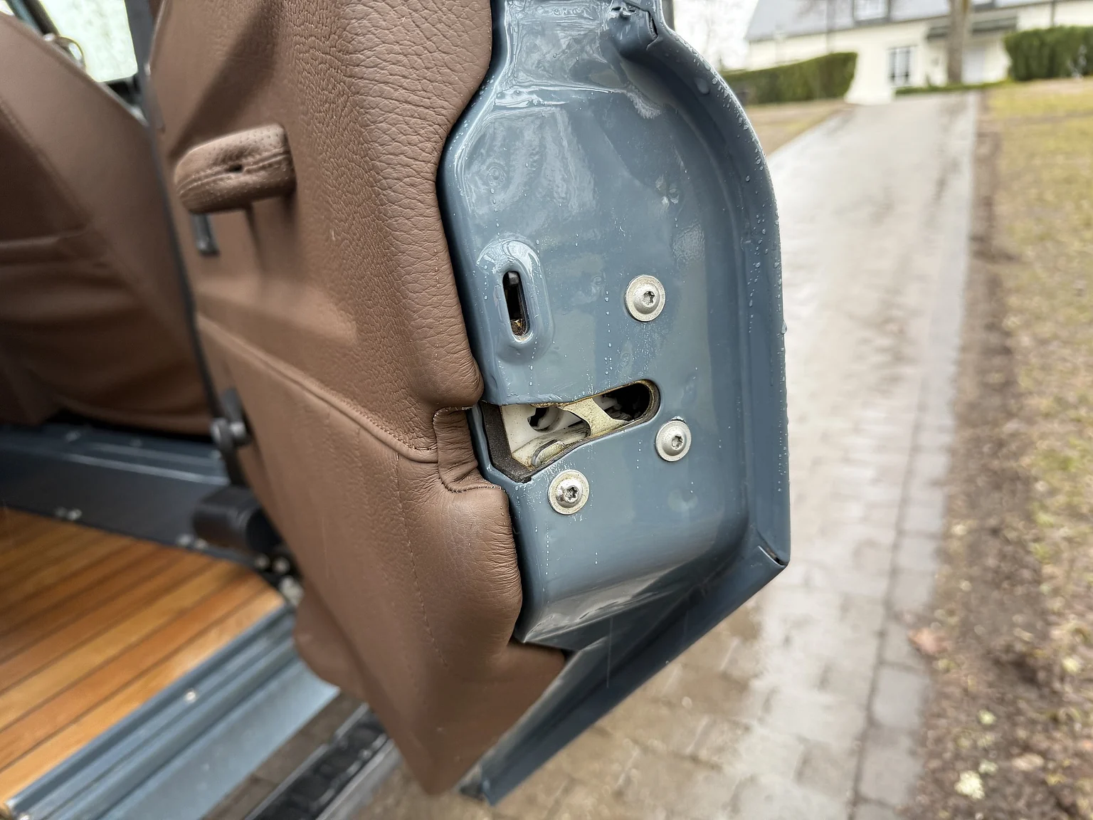 Interior image of 2000 Land Rover Defender 110 C (57)