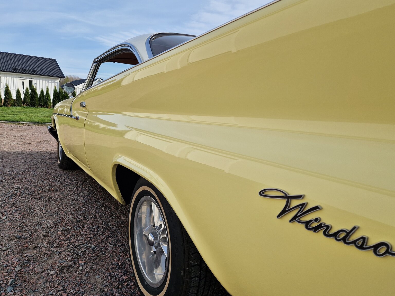 Exteriörbild på 1961 Chrysler Windsor Coupé