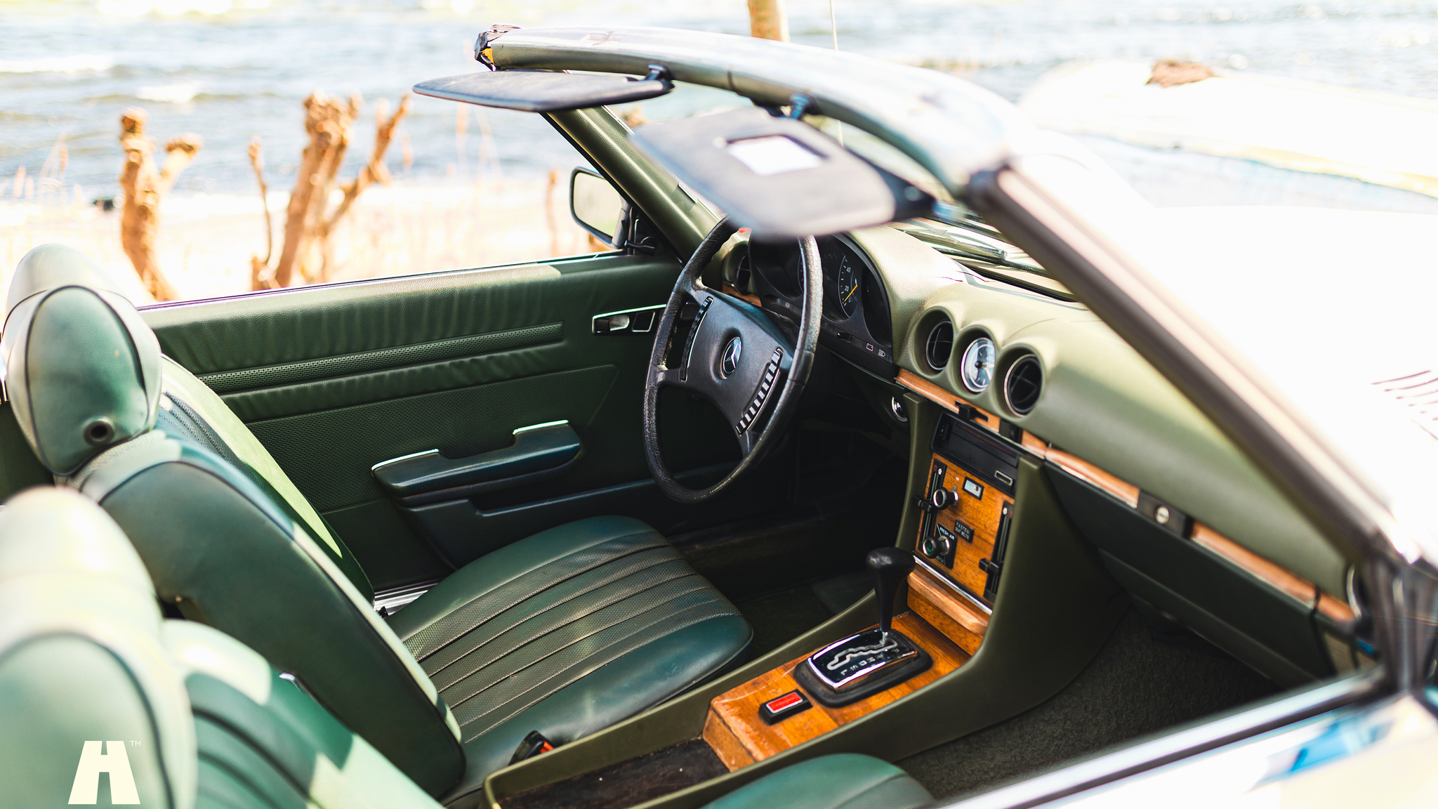 Innenraumfoto von 1972 Mercedes-Benz 350 SL (3)