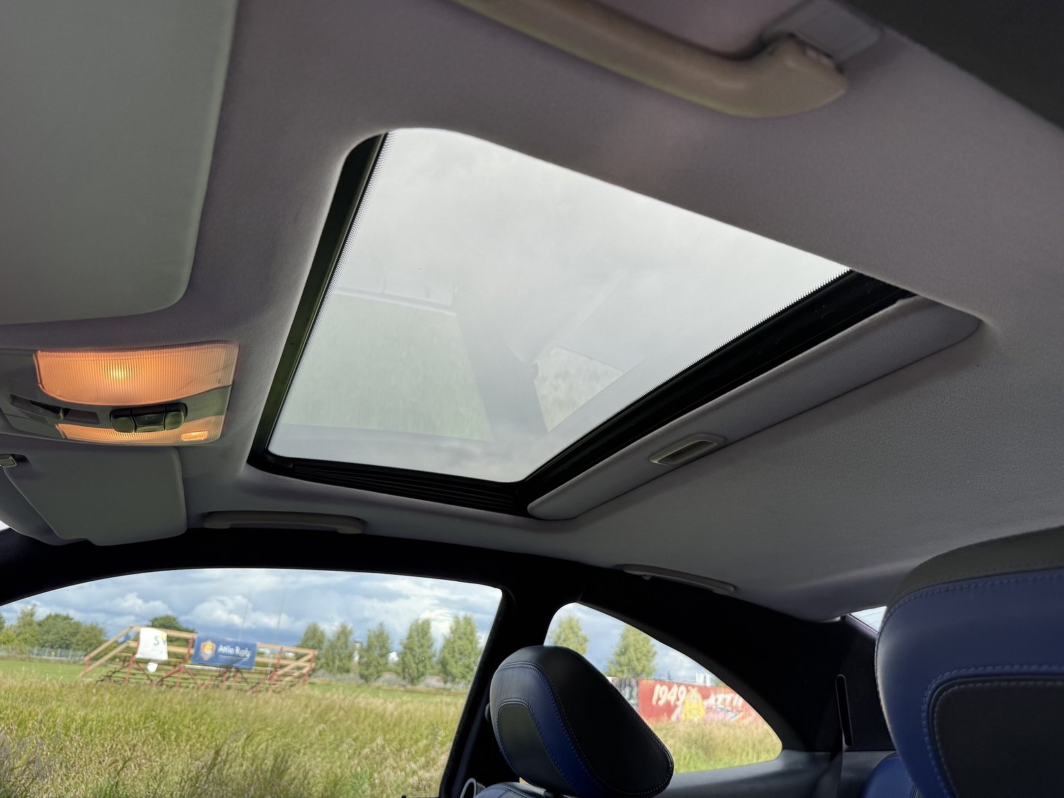 Interior image of 2000 Mercedes-Benz CLK 55 AMG Coupé