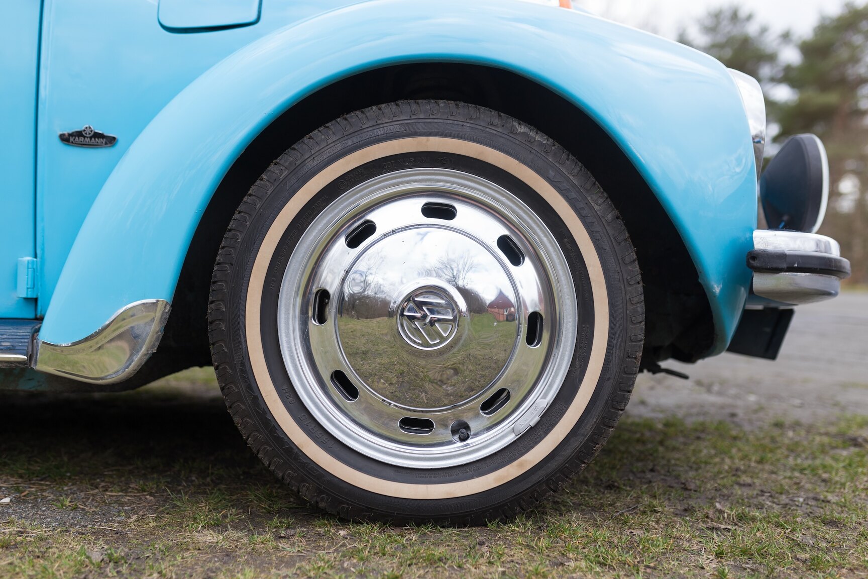 Exterior image of 1974 VW 1303 LS CAB (15)