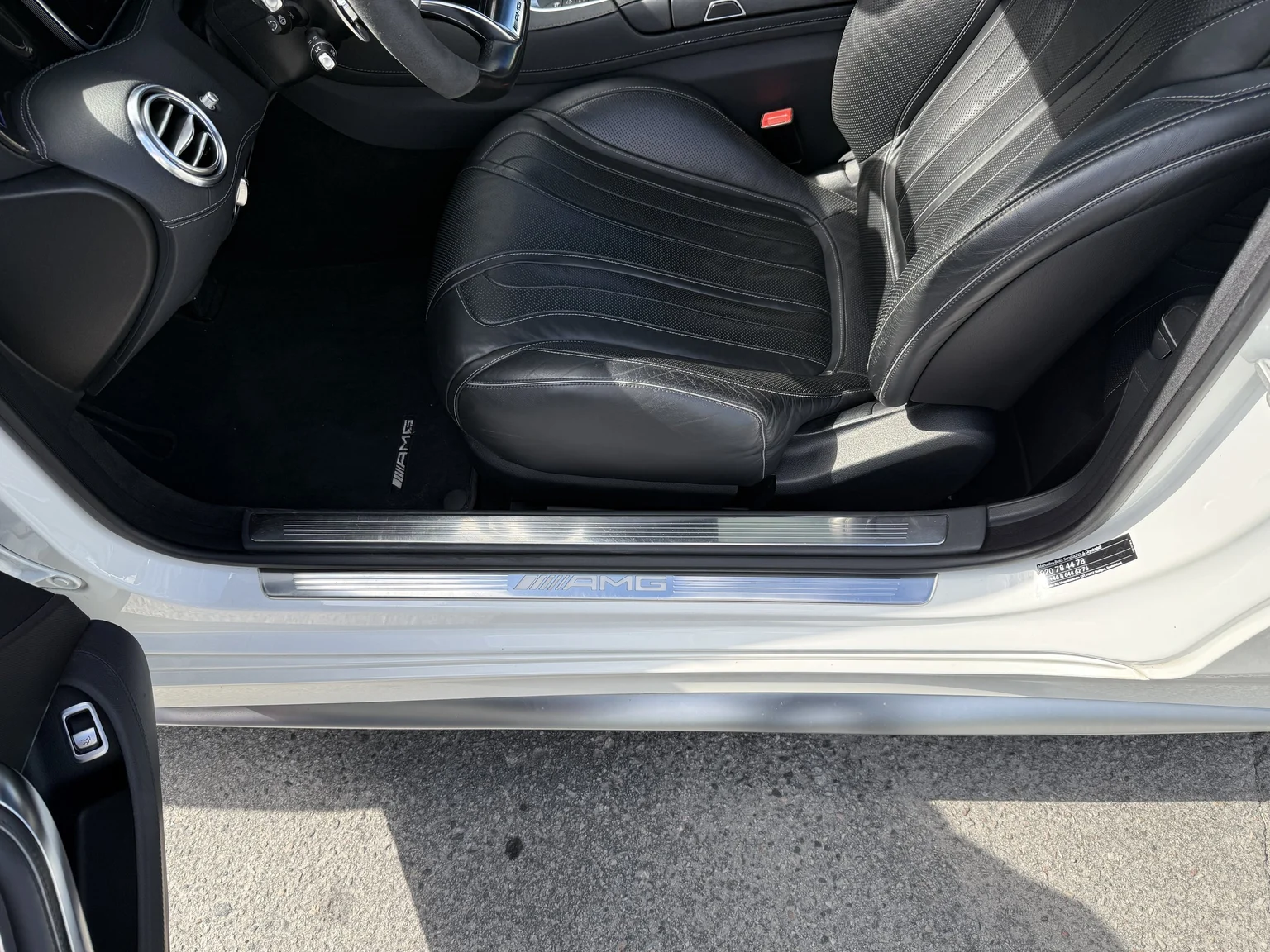 Innenraumfoto von 2016 Mercedes-Benz S 63 AMG 4MATIC (34)