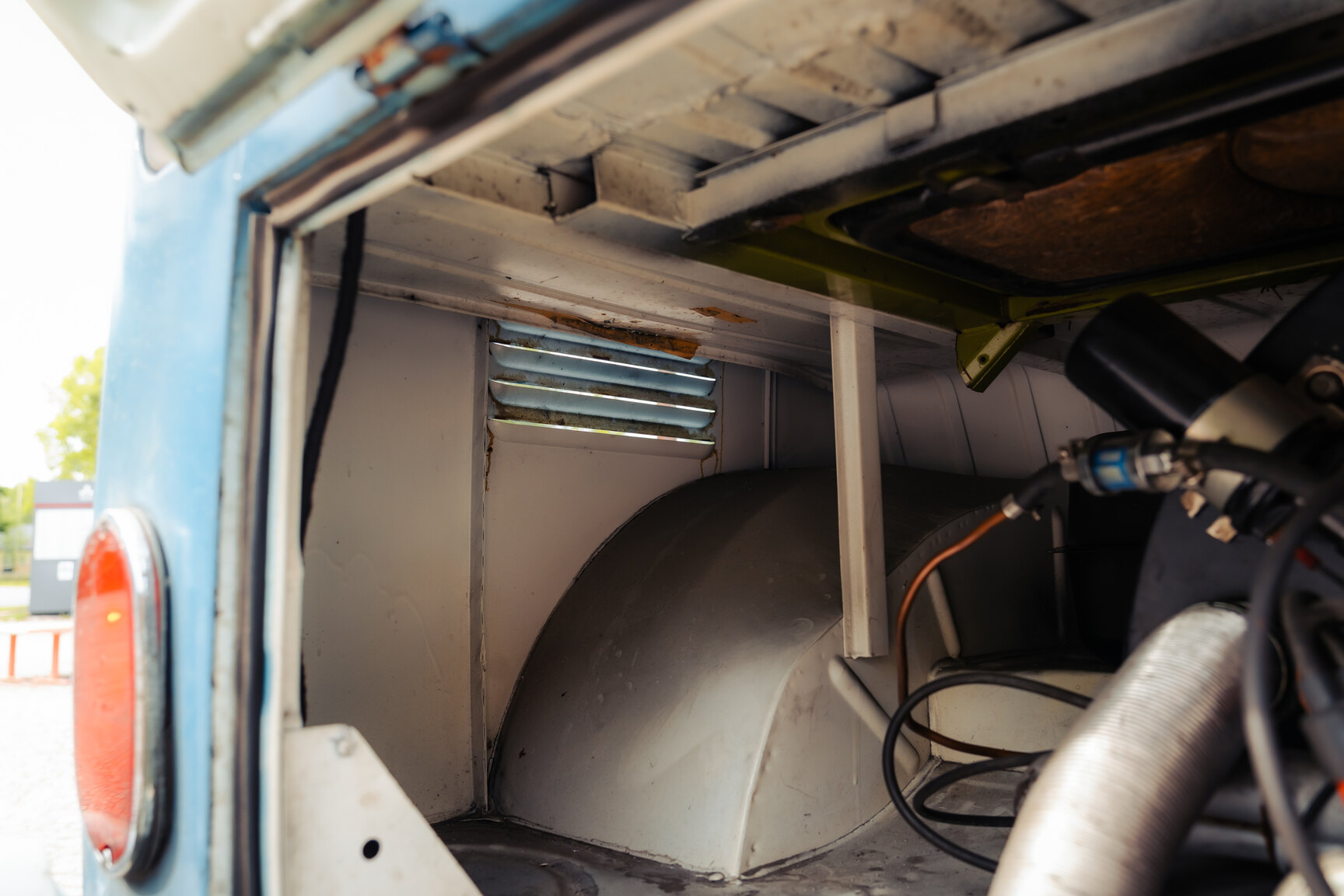 Image of 1964 Volkswagen Kleinbus Transporter 1500 Deluxe “21-fönsters Samba” mechanics