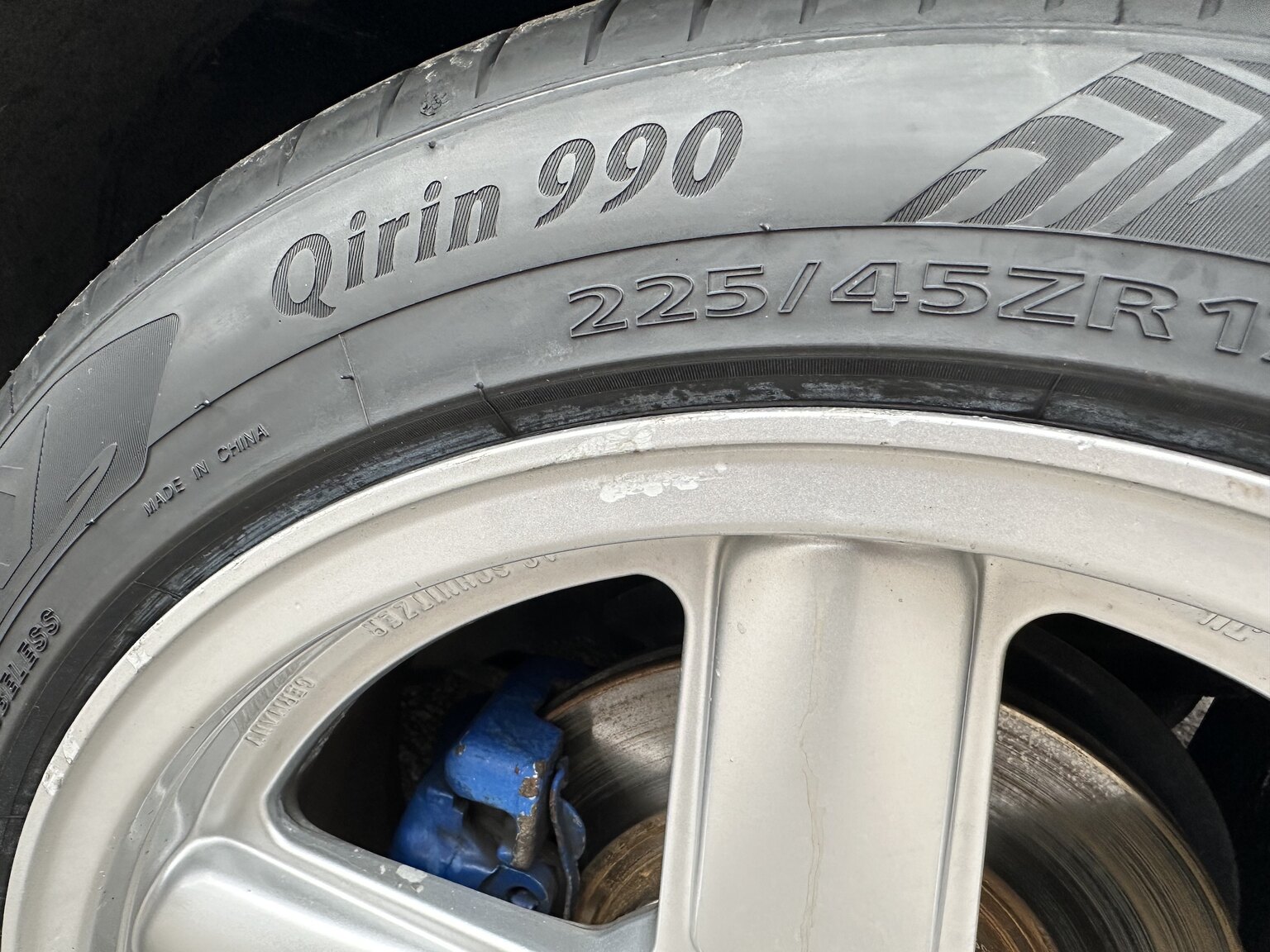 Exterior image of 1996 BMW 328i Coupé E36 M-Sport (28)