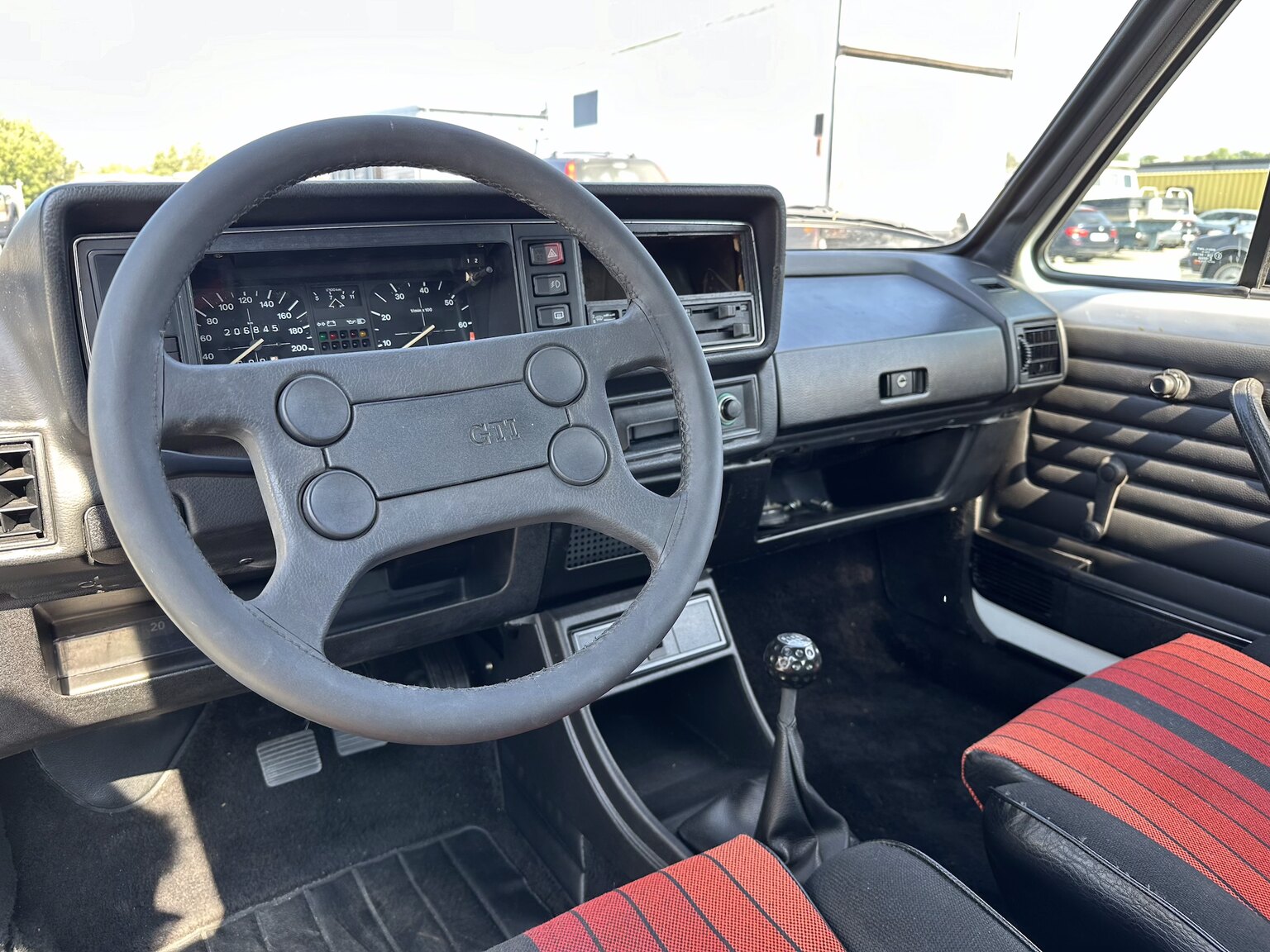 Interiörbild 1984 Volkswagen Golf GTI 