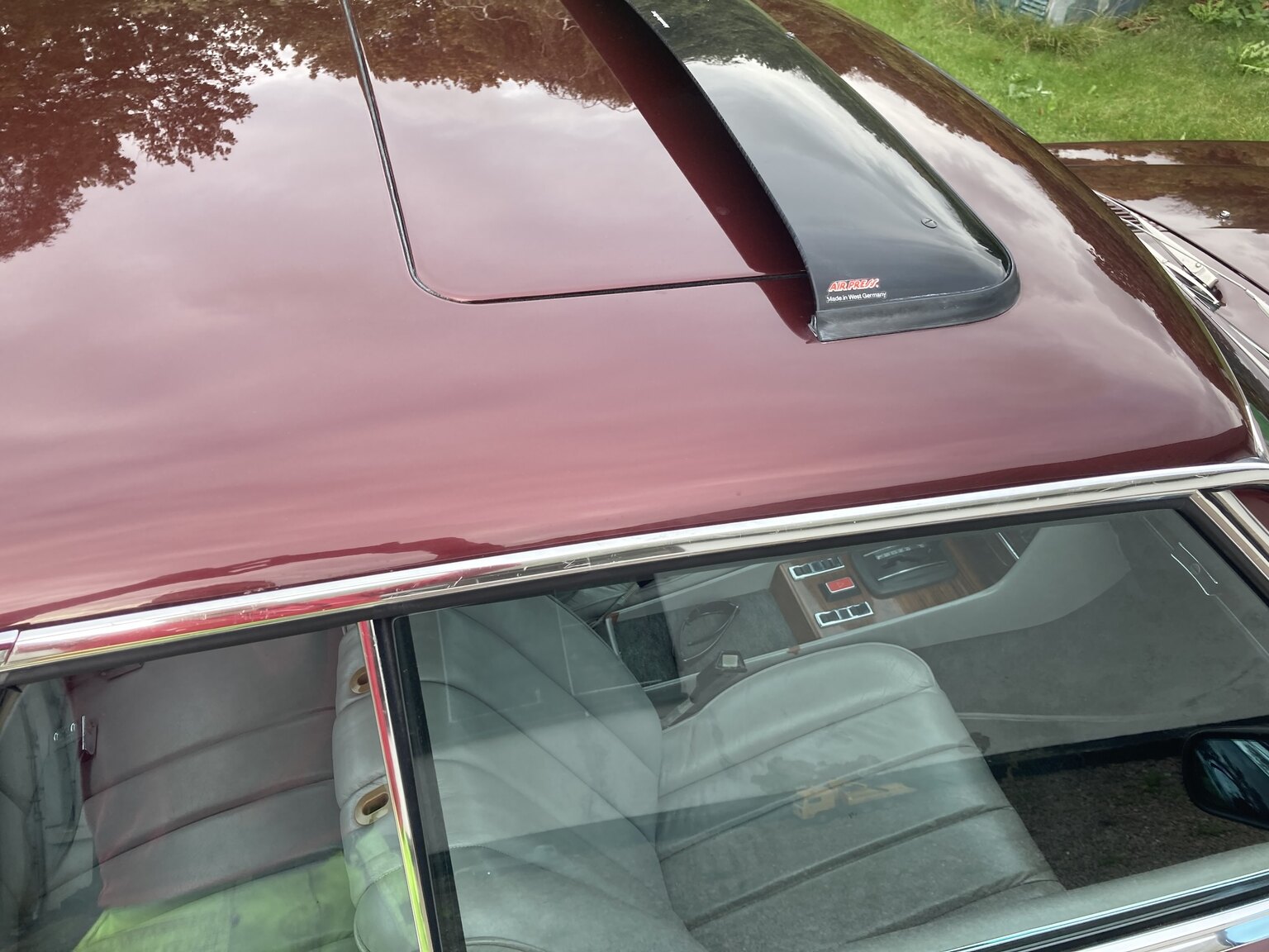 Exterior image of 1973 Mercedes-Benz 450 SLC