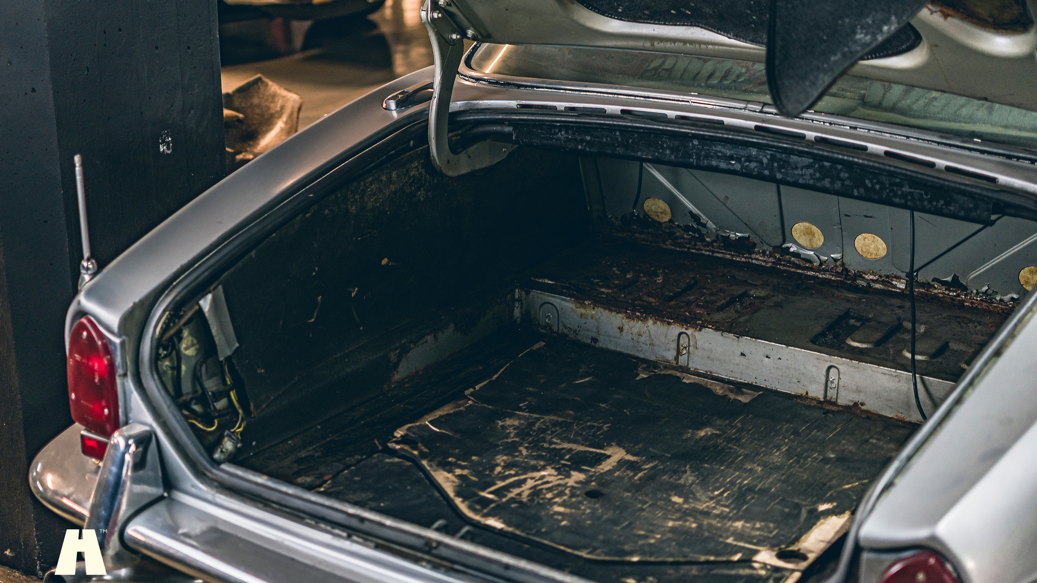 Exterior image of 1972 Jaguar XJ6 Project