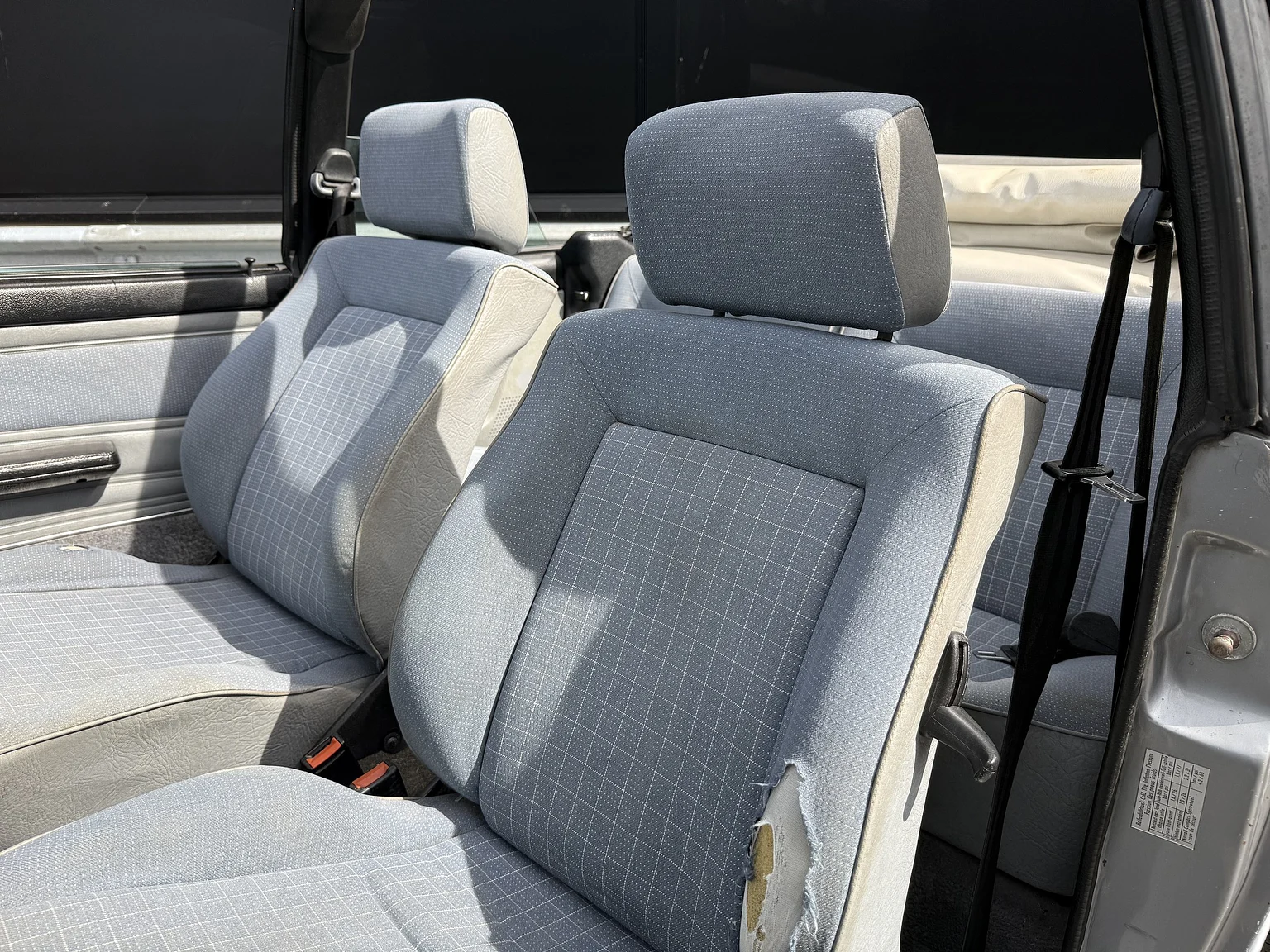 Innenraumfoto von 1987 VW Golf Cabriolet (5)