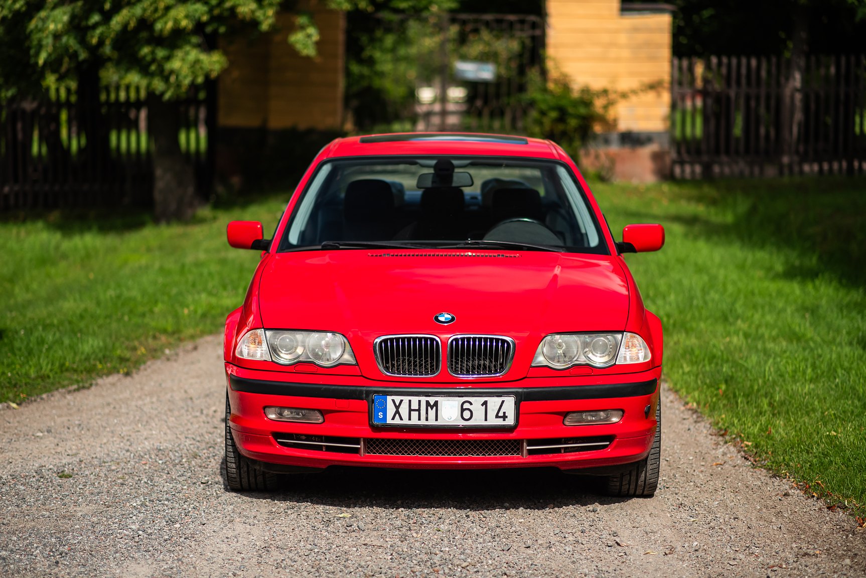 Exterior image of 2001 BMW 330Xi