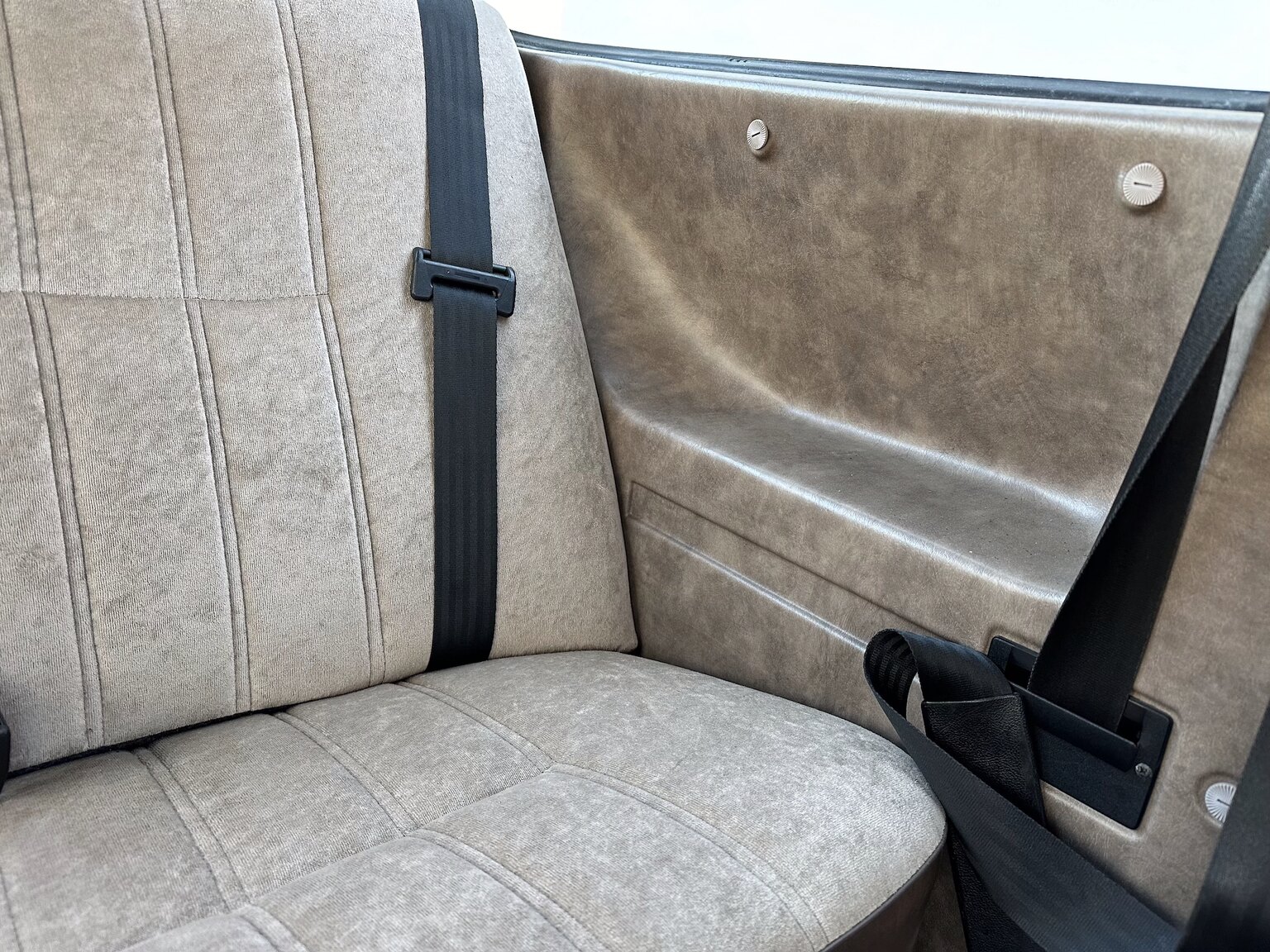 Innenraumfoto von 1984 Saab 900 GL