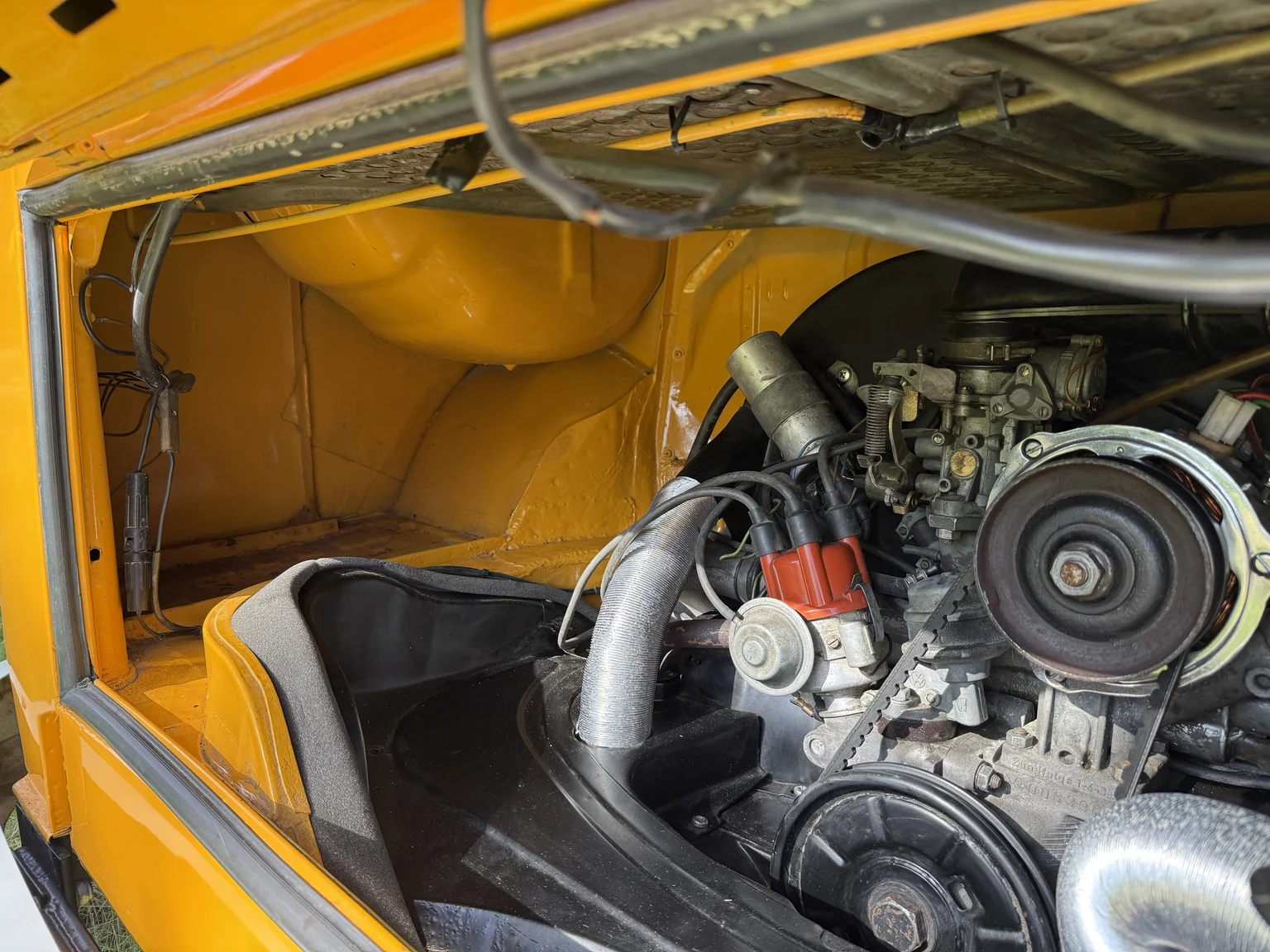 Image of 1975 Volkswagen Transporter Campervan mechanics (9)