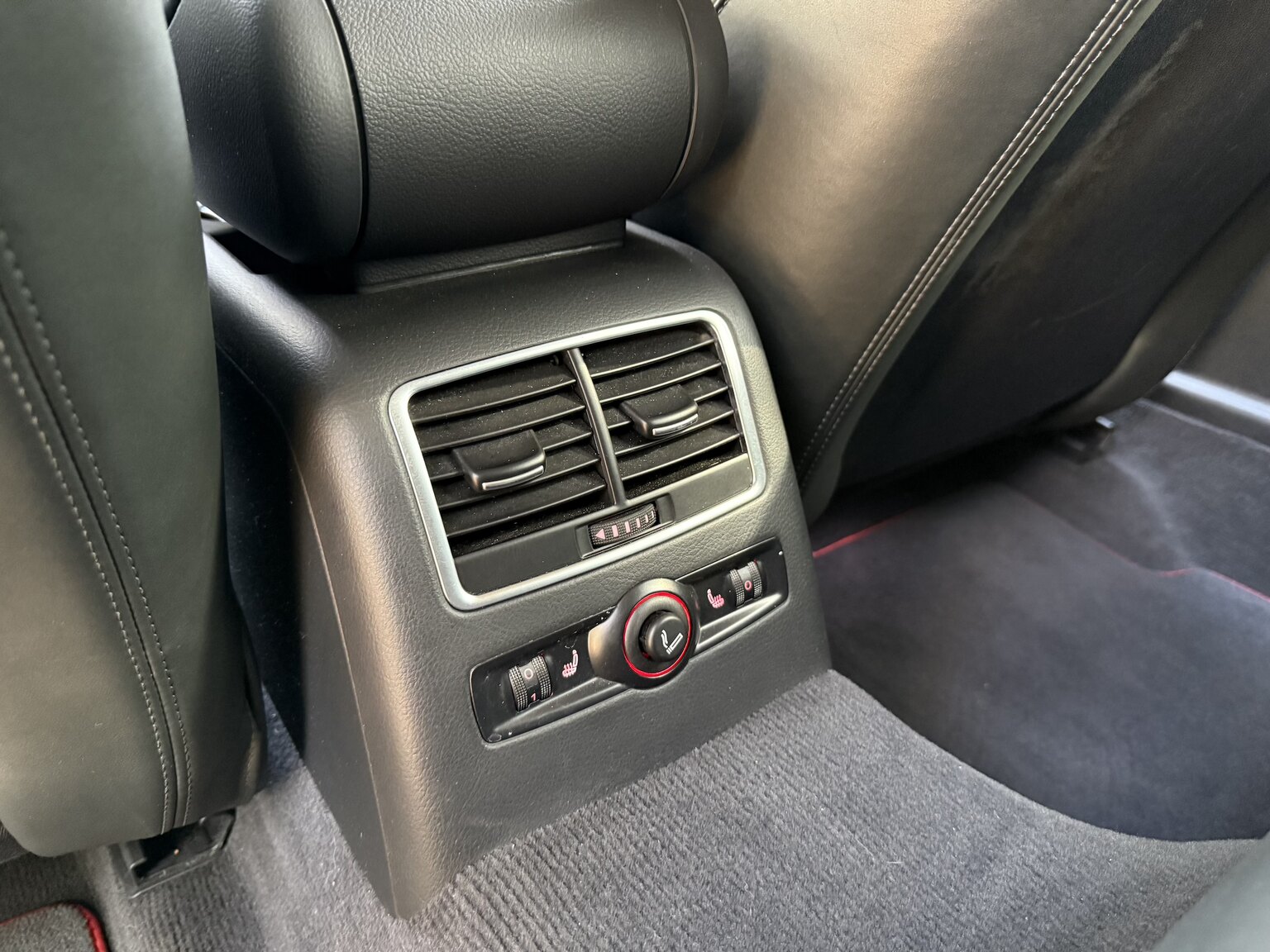 Interiörbild 2010 Audi RS6 Avant V10 Quattro