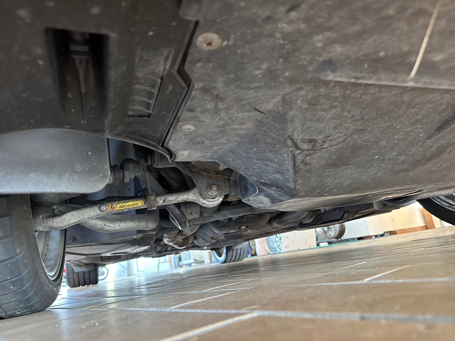 Image of 2002 ALPINA B10 V8S mechanics