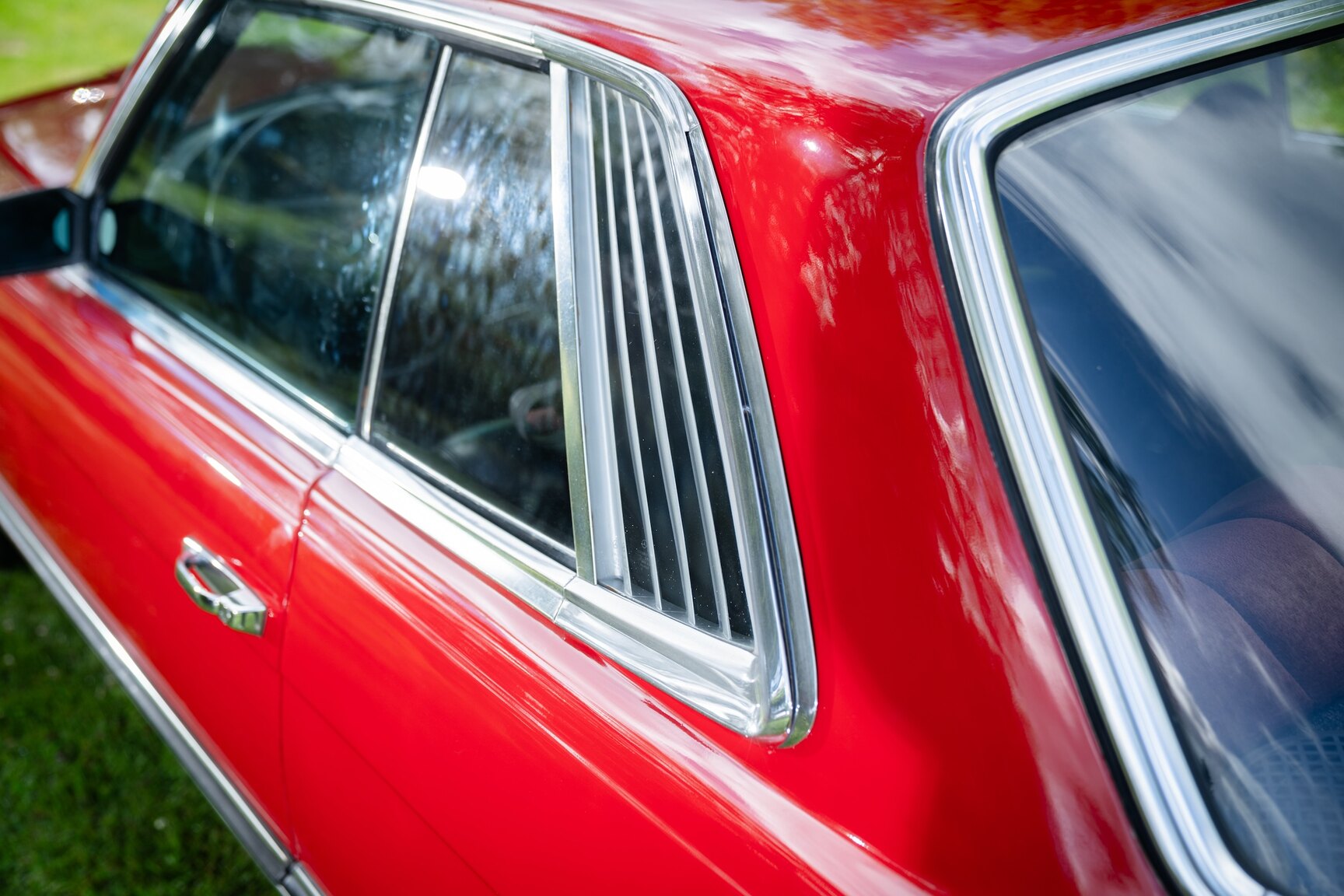 Exterior image of 1975 Mercedes-Benz 350 SLC