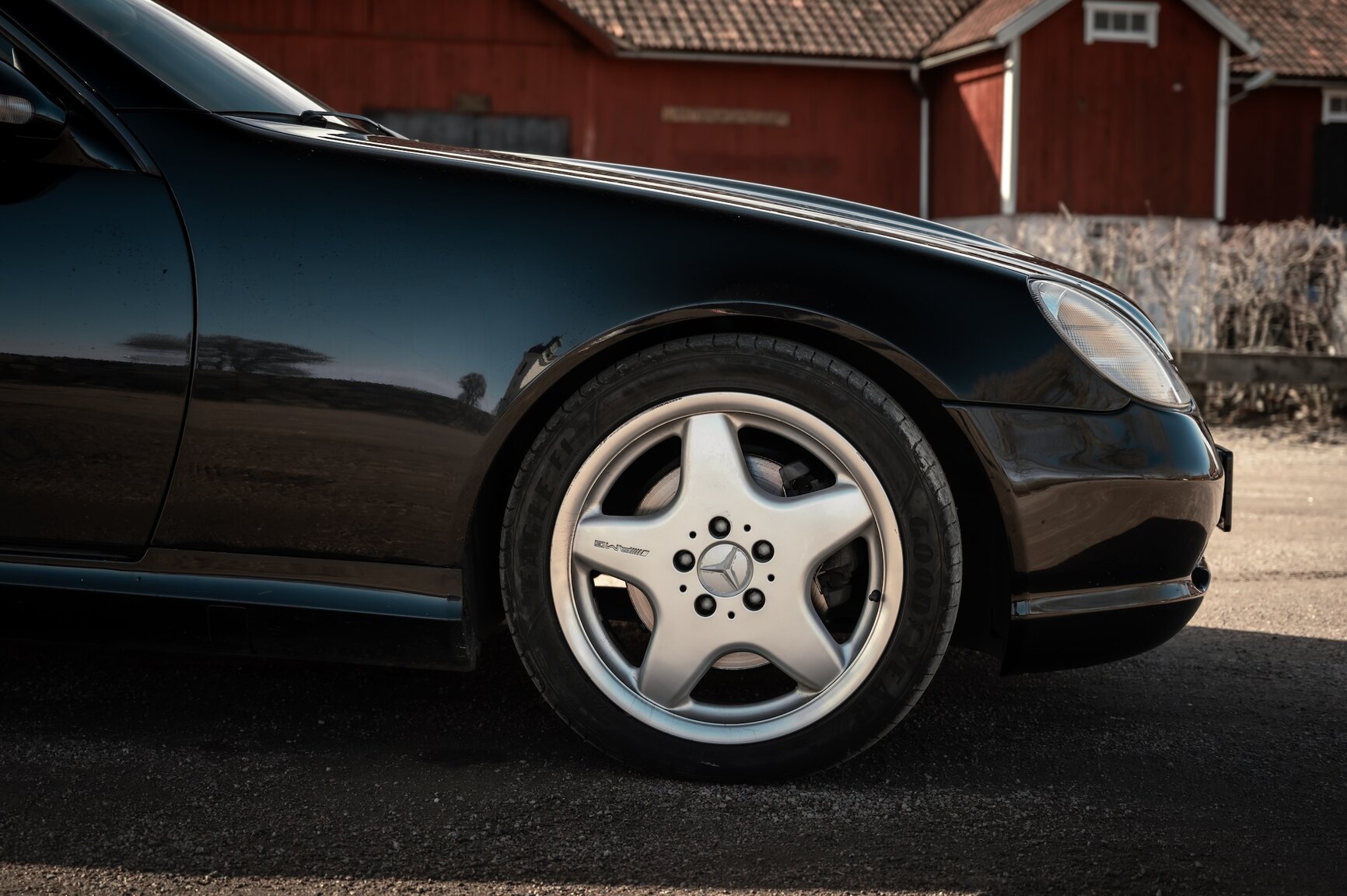 Exteriörbild på 2001 Mercedes-Benz SLK 320