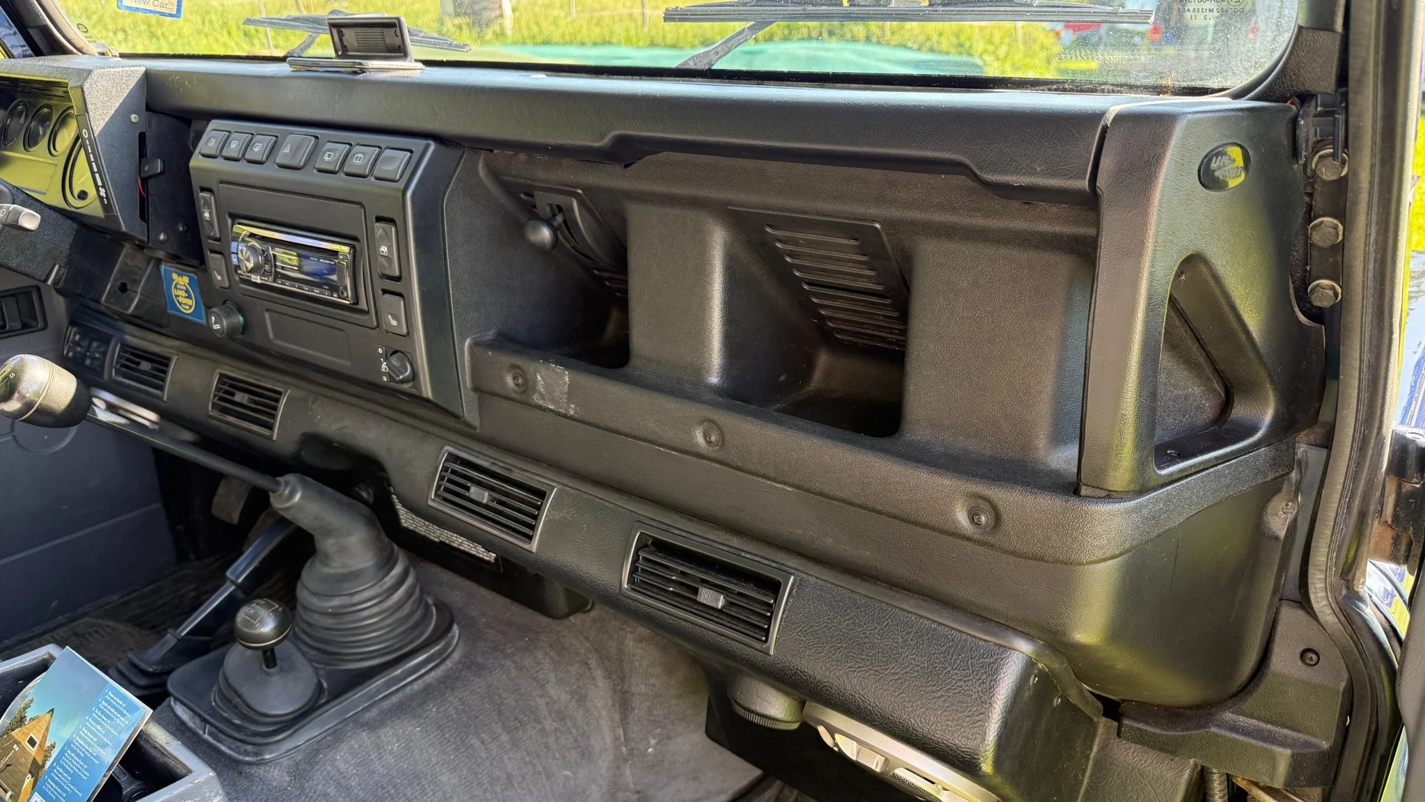 Innenraumfoto von 2002 Land Rover Defender 110 Kombi Td5 (13)