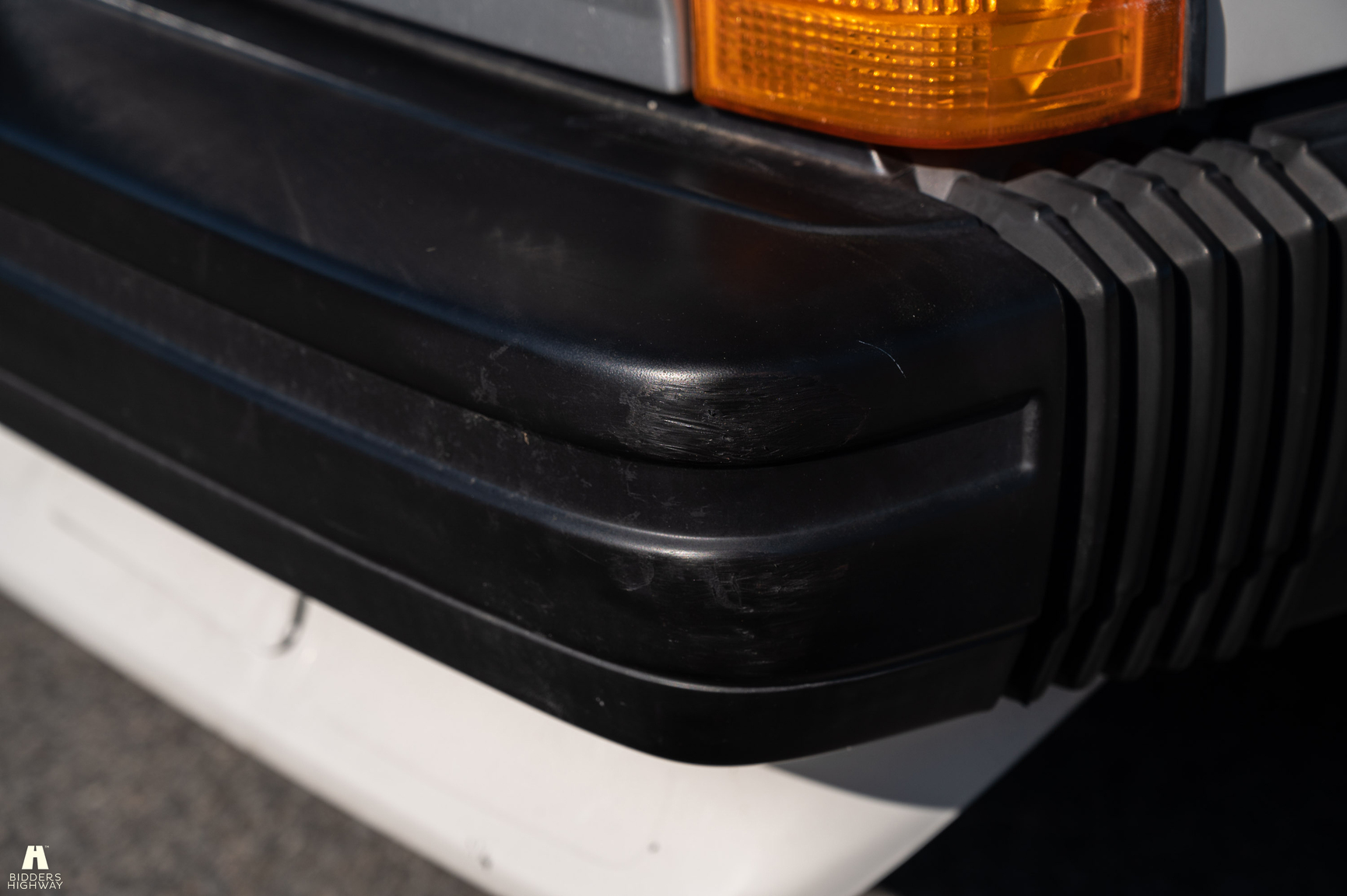 Exteriörbild på 1988 Volvo 740 GL (32)