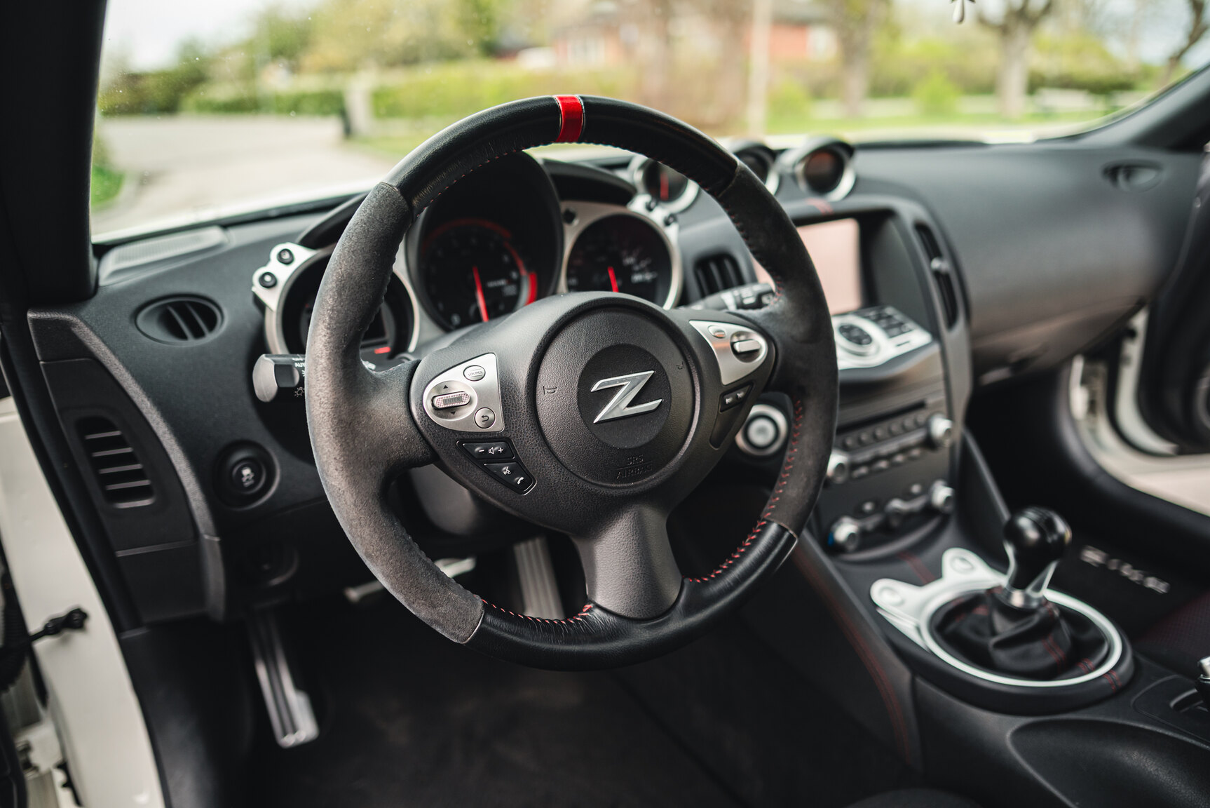 Interior image of 2014 Nissan 370Z Nismo