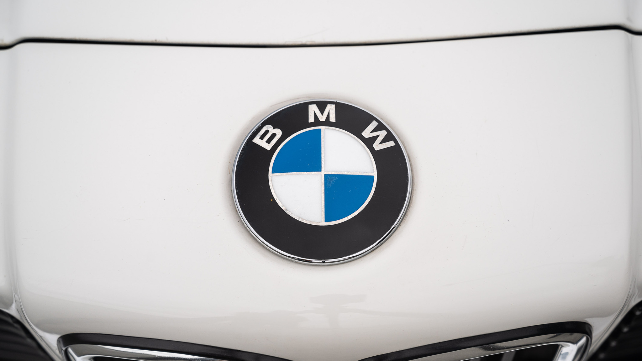 Exterior image of 1983 BMW 635 CSi