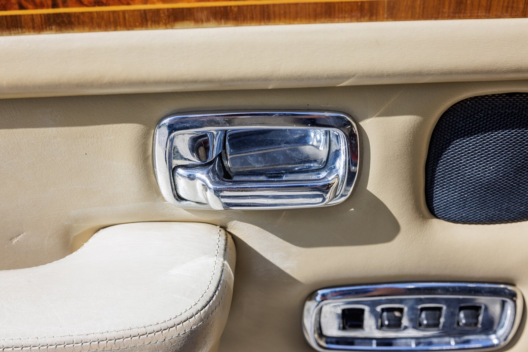 Interior image of 1991 Rolls Royce Silver Spur LWB