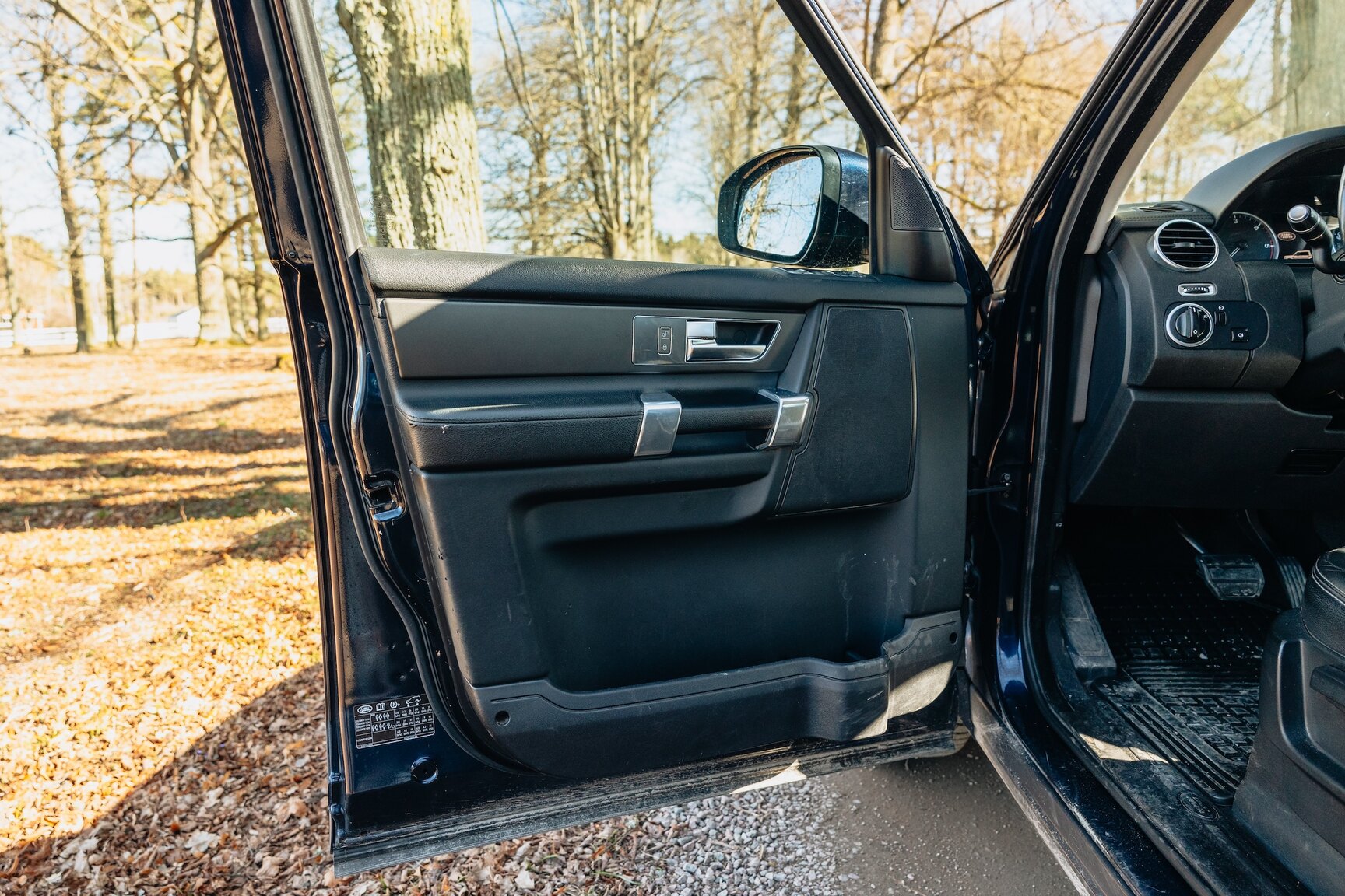 Interior image of 2015 Land Rover Discovery 3.0 TDV6