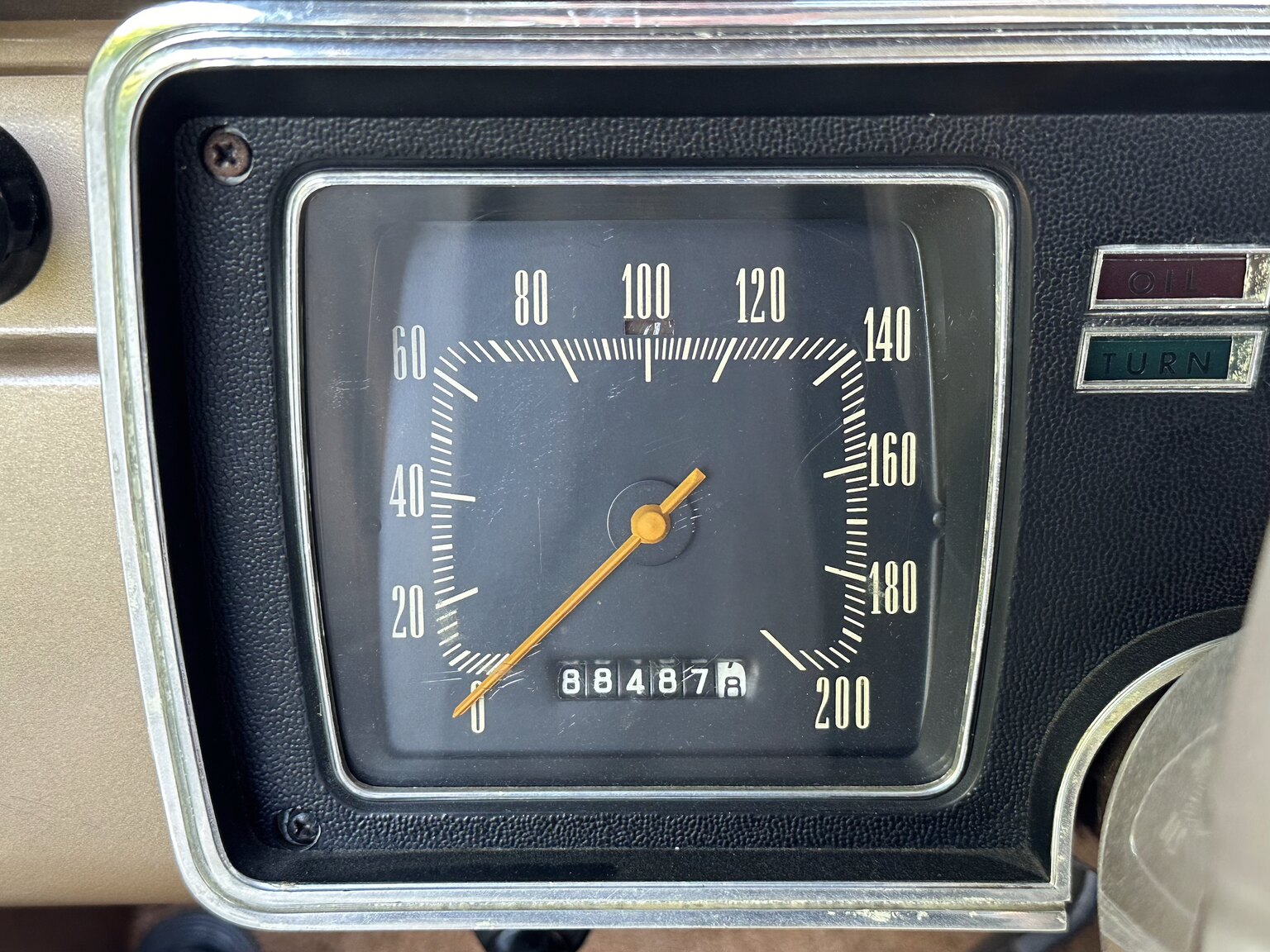 Interiörbild 1966 Plymouth Valiant 100 2-door Sedan