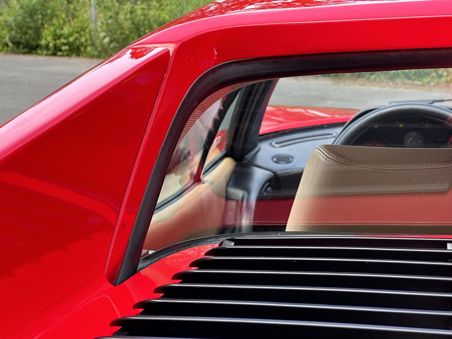 Exteriörbild på 1988 Ferrari 328 GTB