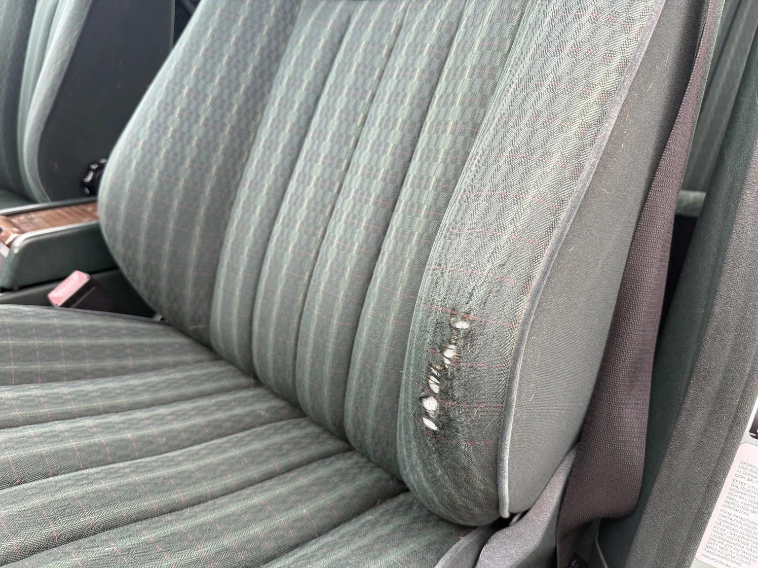 Interior image of 1991 Mercedes-Benz 300 E 4MATIC (5)