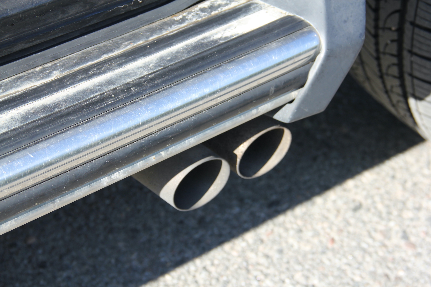 Exterior image of 2002 Mercedes-Benz G 500 (38)