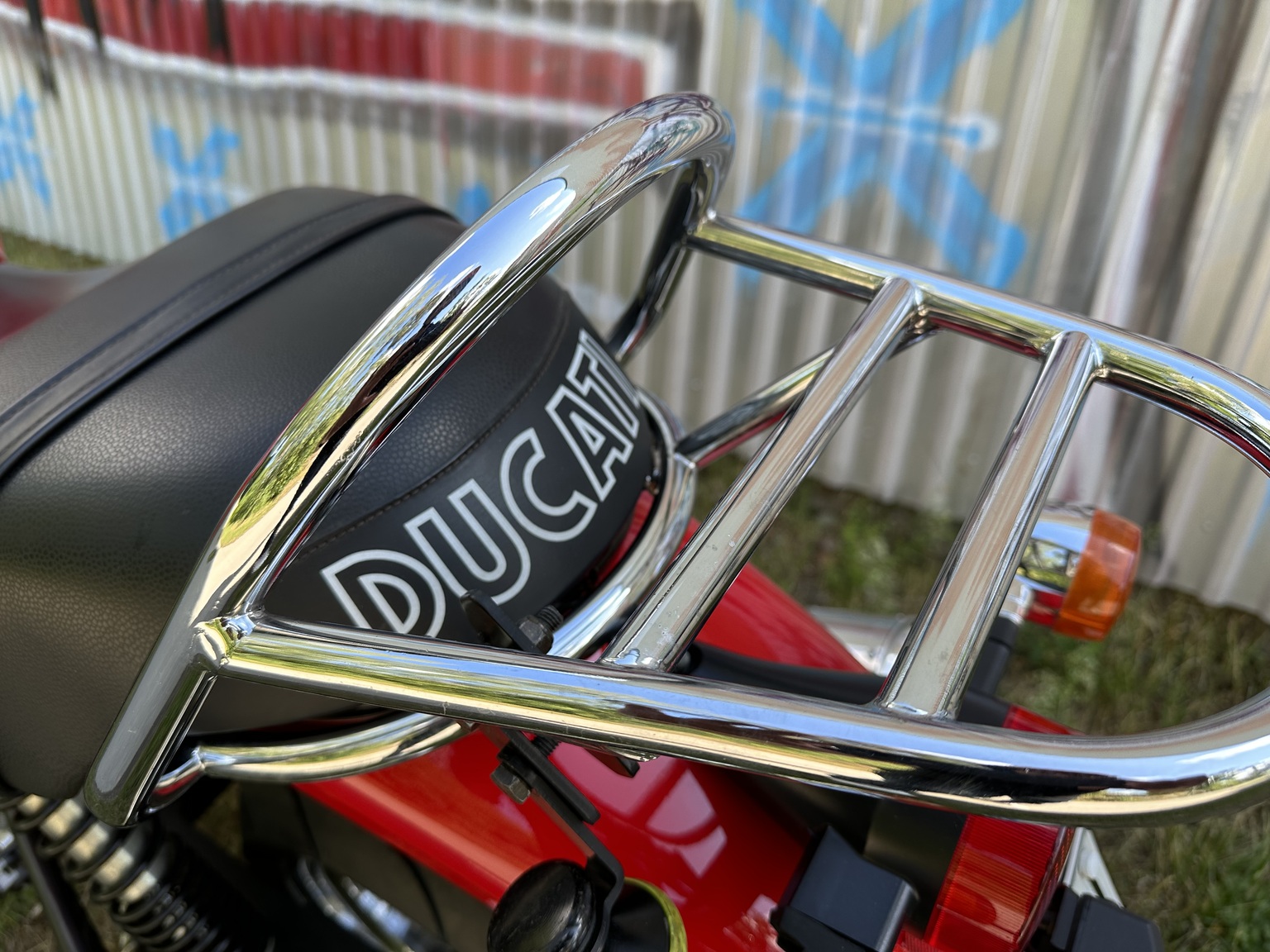 Aussenfoto 2006 Ducati 1000 GT (17)