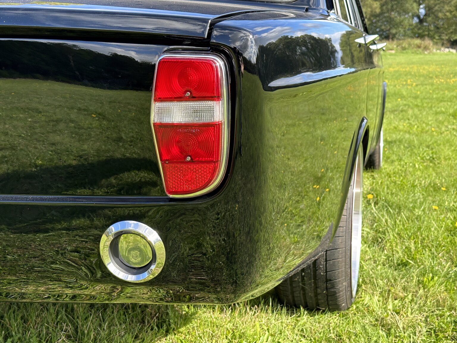 Aussenfoto 1969 Volvo 144 custom