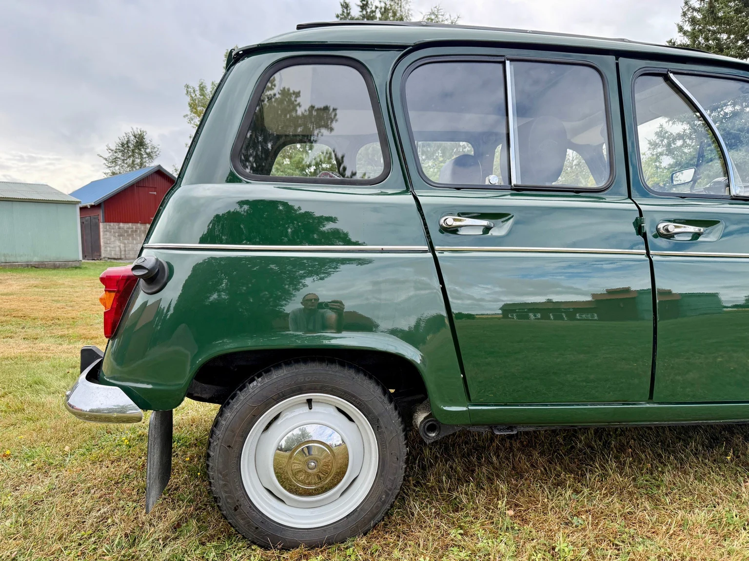 Exterior image of 1970 Renault 4 (34)