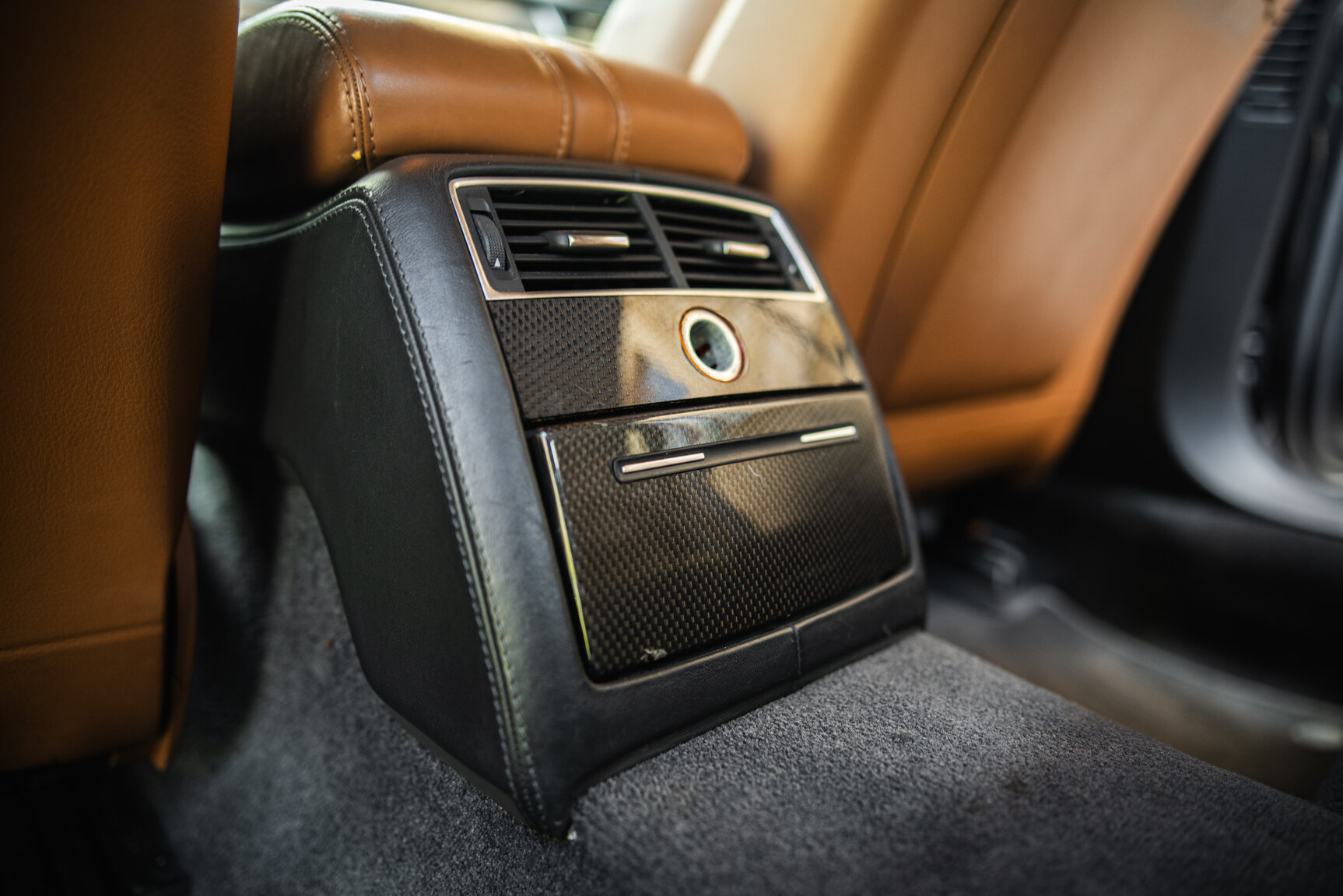 Interior image of 2009 Audi S8 5.2 V10 FSI Quattro