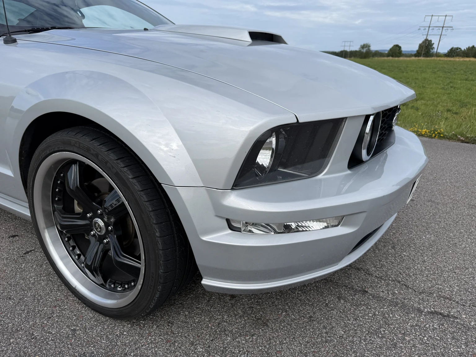 Exteriörbild på 2006 Ford Mustang GT (10)