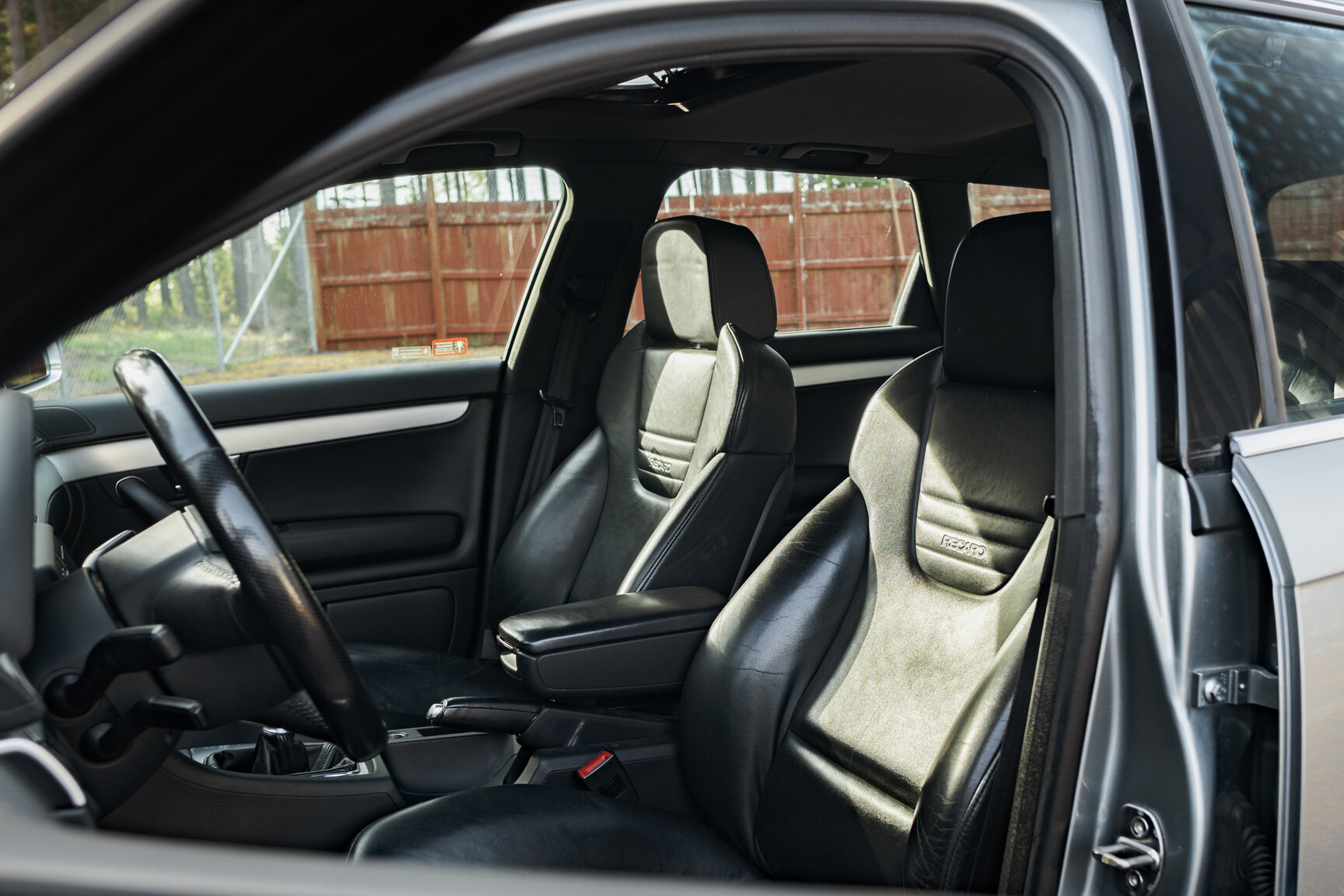 Innenraumfoto von 2005 Audi S4 Avant (2)