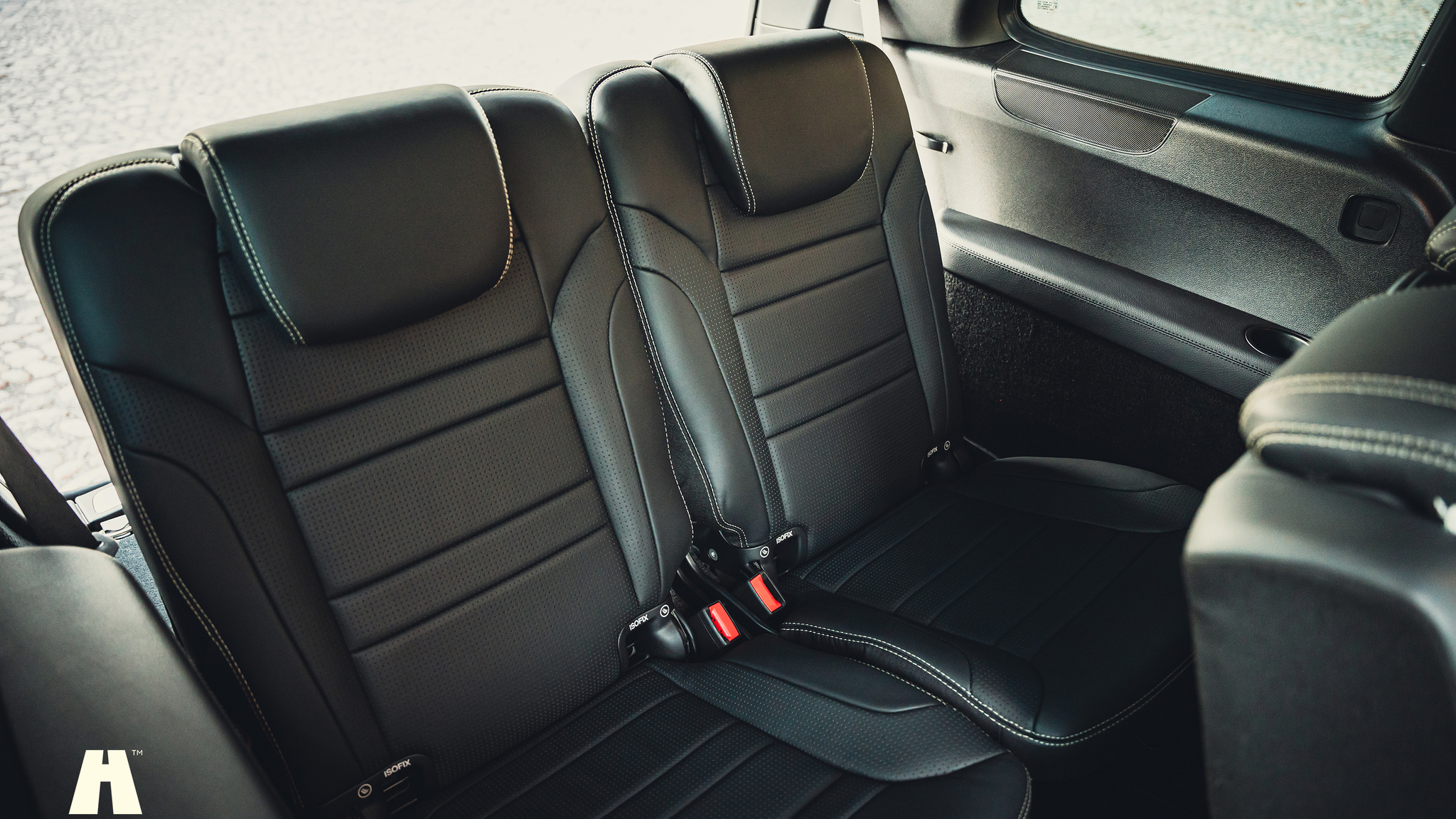 Innenraumfoto von 2017 Mercedes-Benz GLS 63 AMG (102)