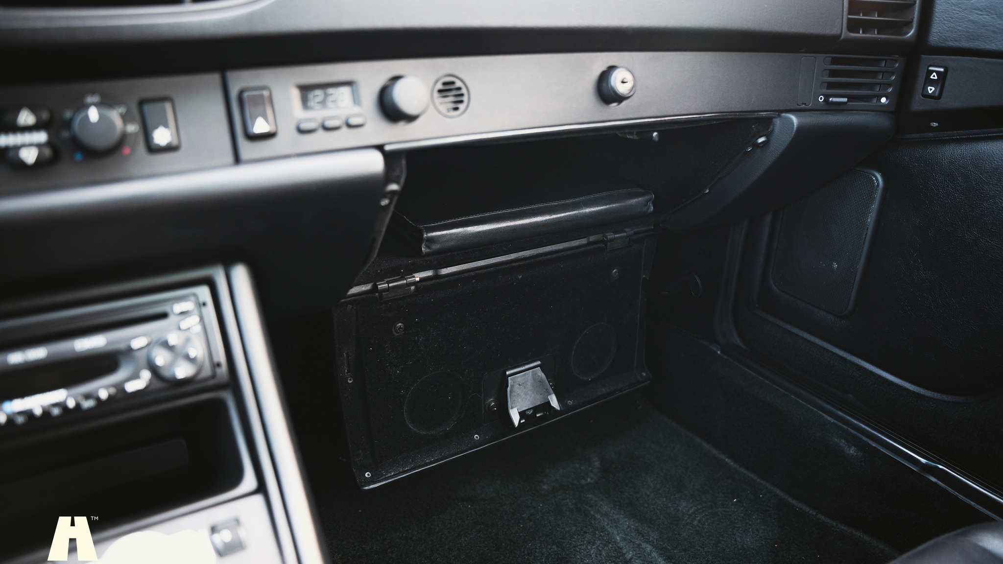 Innenraumfoto von 1990 Porsche 944 S2 (51)